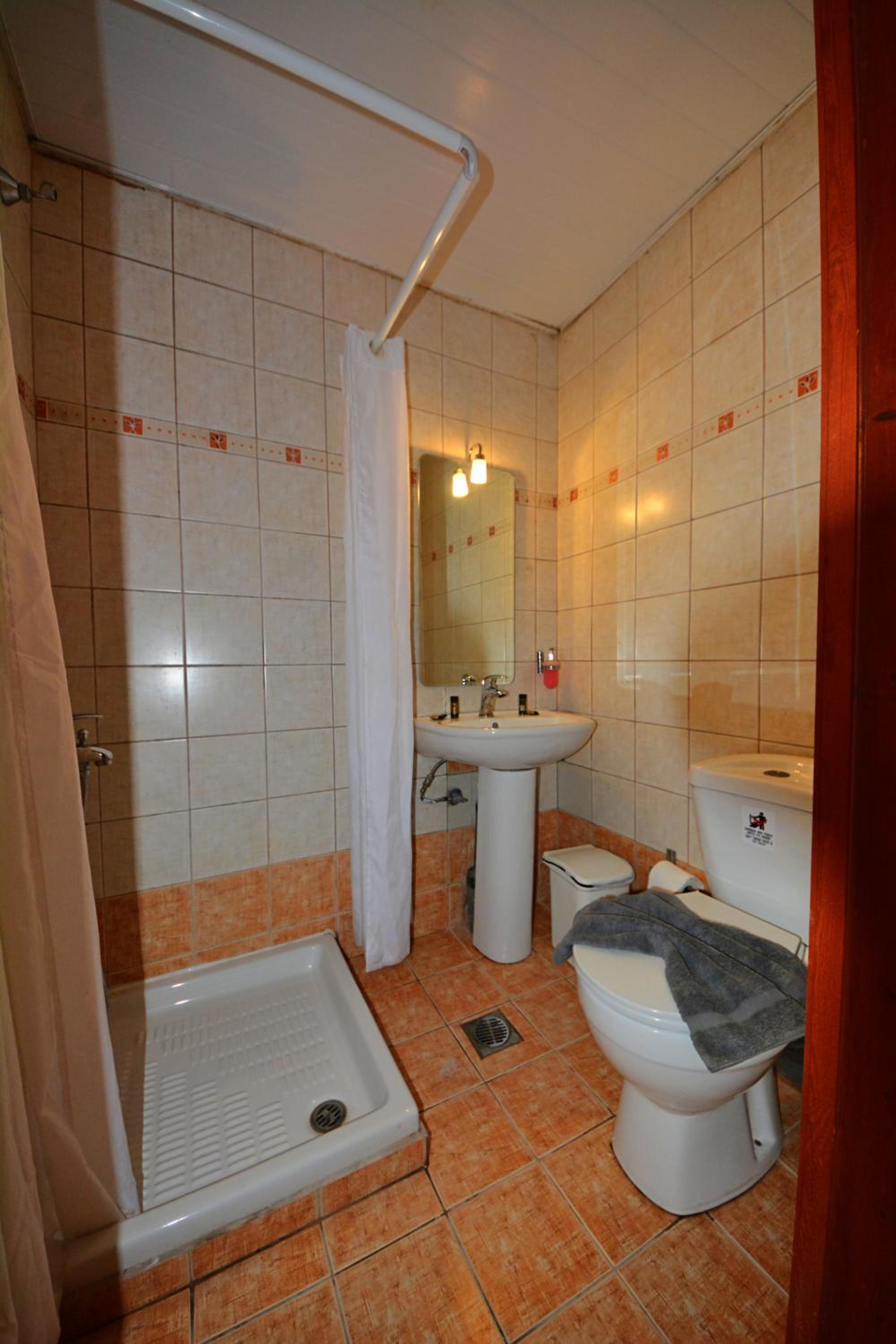 Double or Twin Room - Photo 8