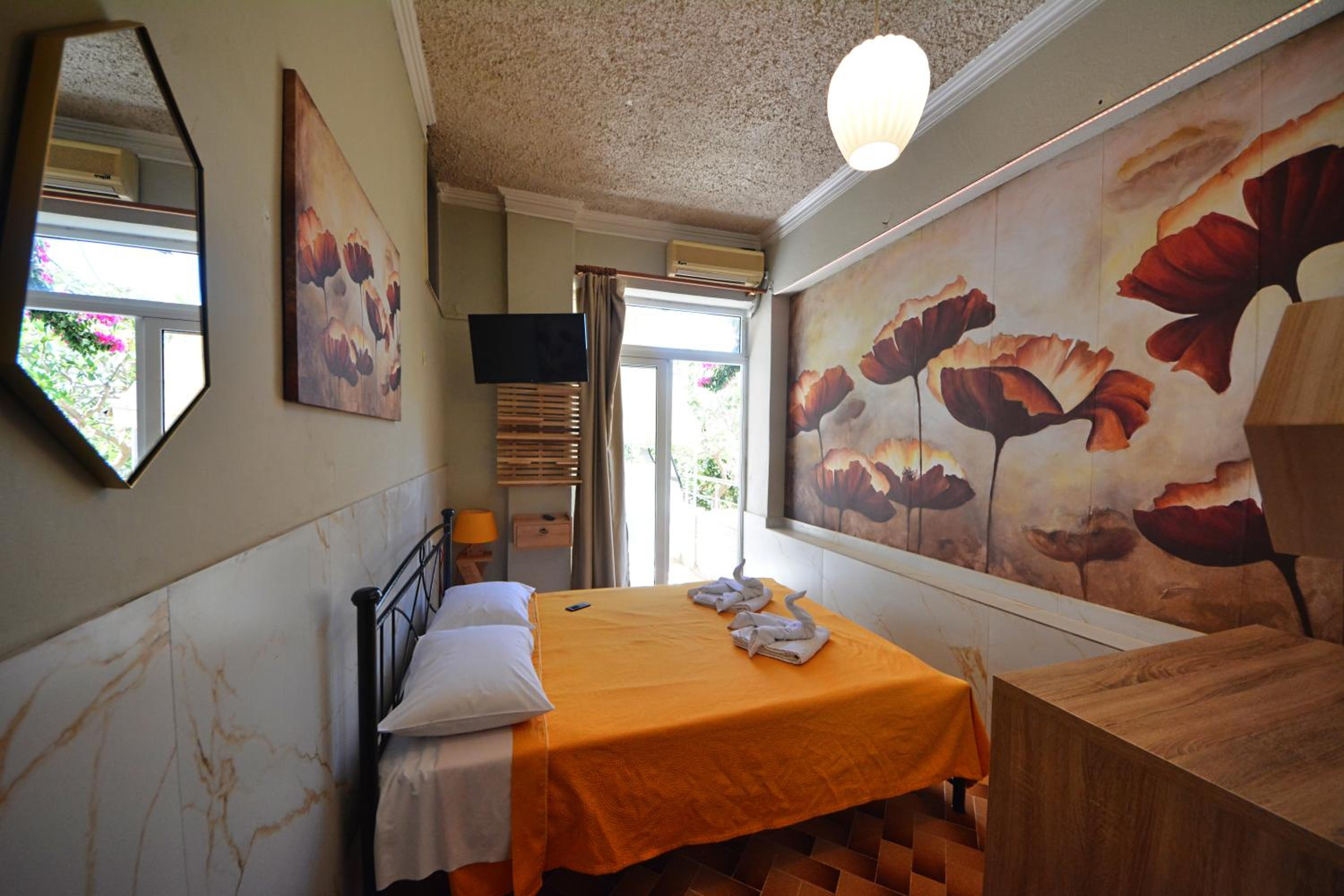 Double or Twin Room - Photo 4