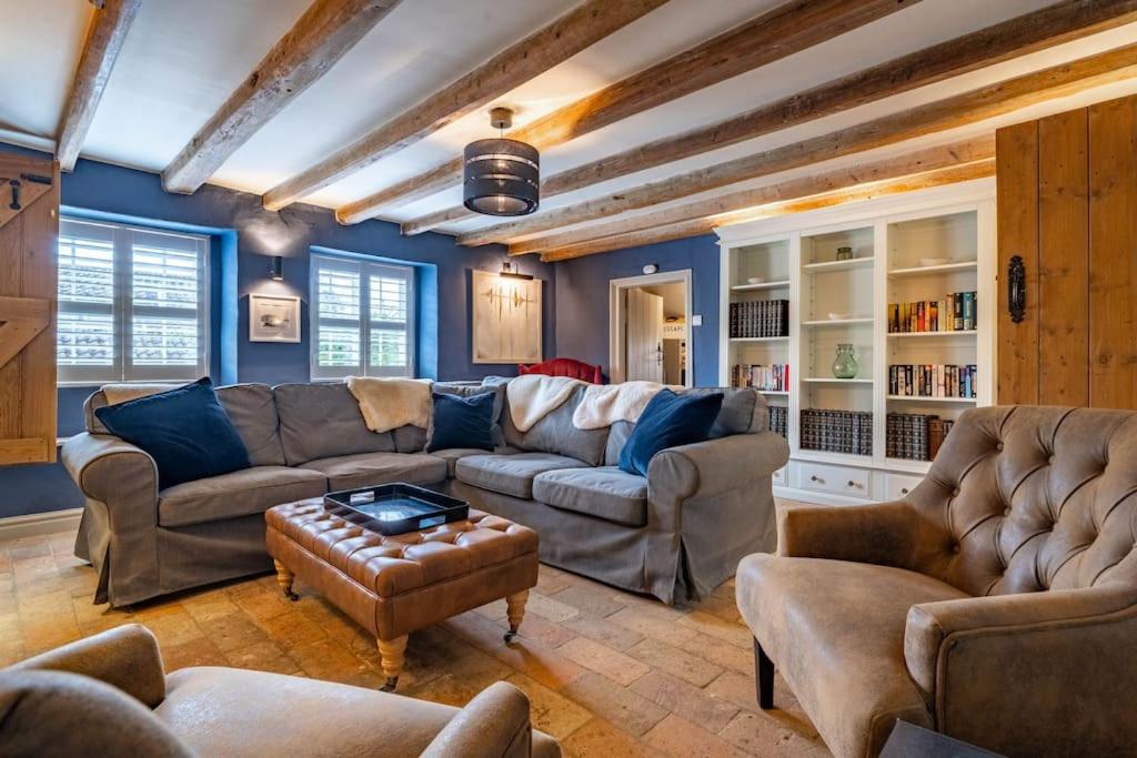 Three-Bedroom House photo 1