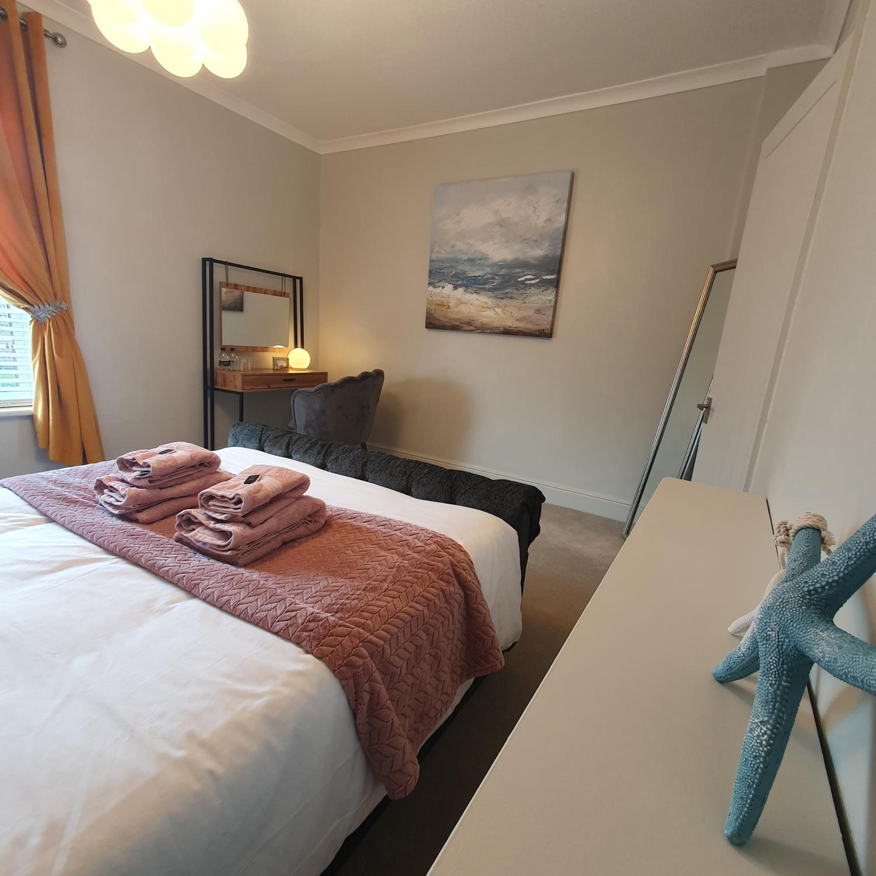 Three-Bedroom House photo 2