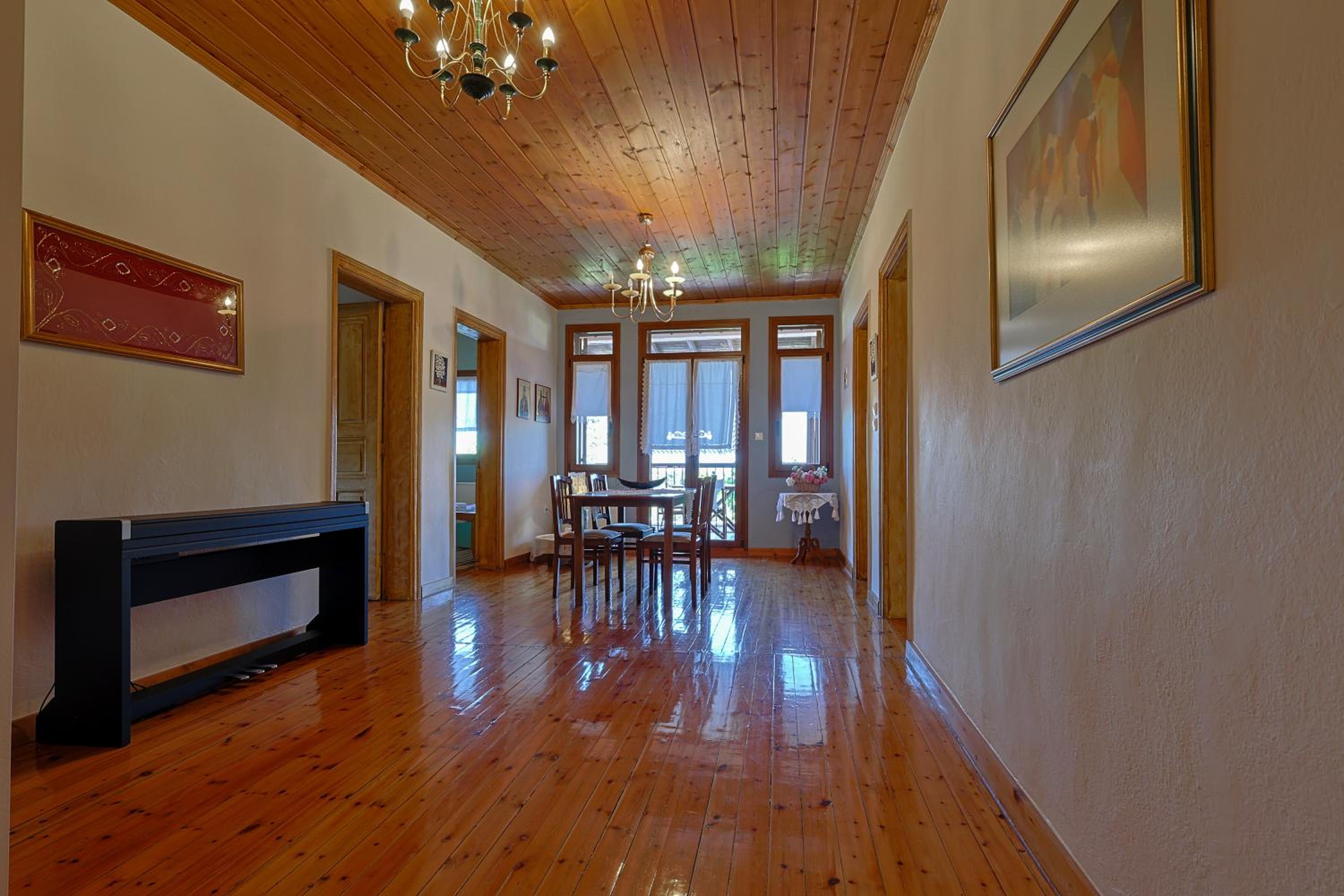 Villa photo 2