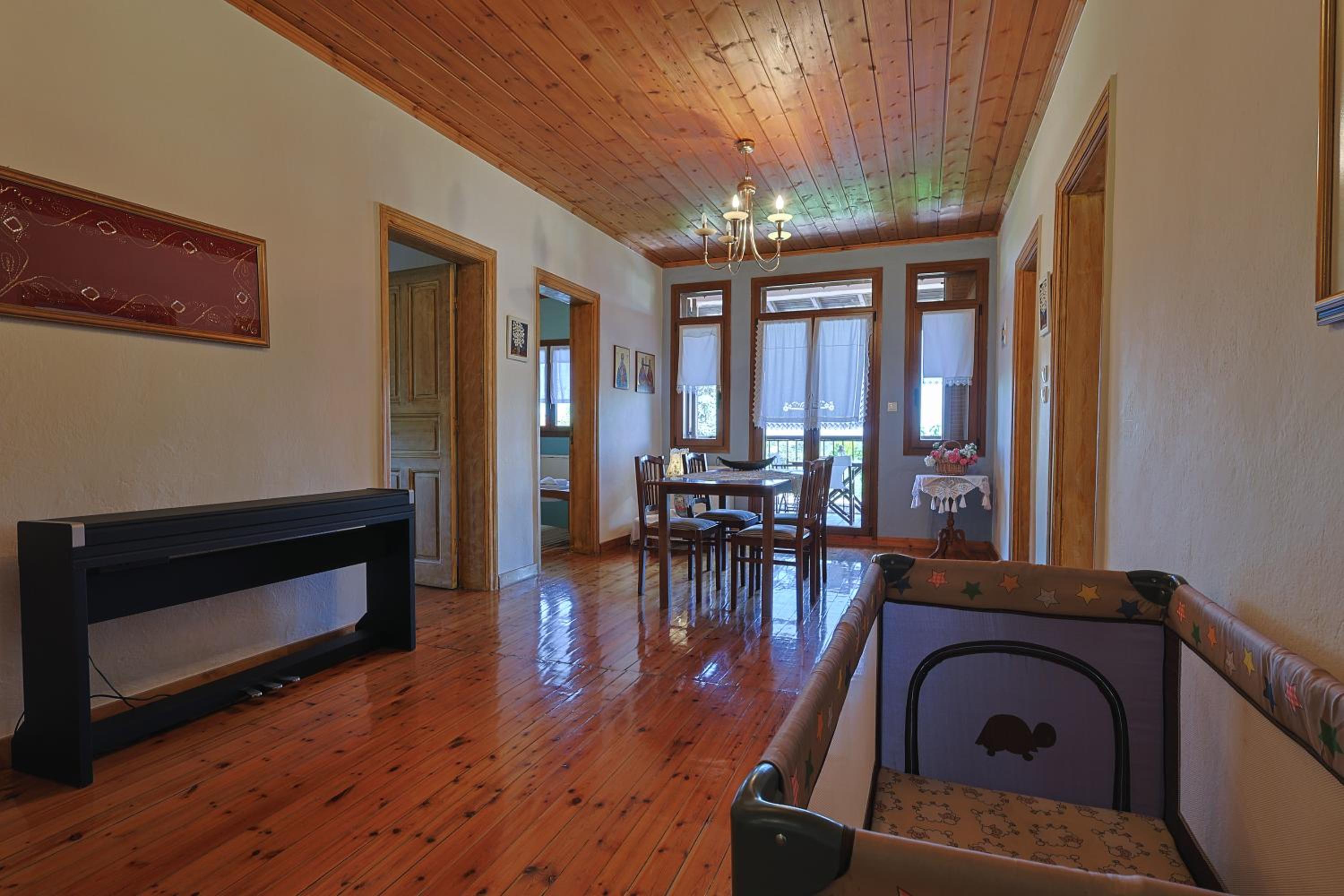 Villa photo 3