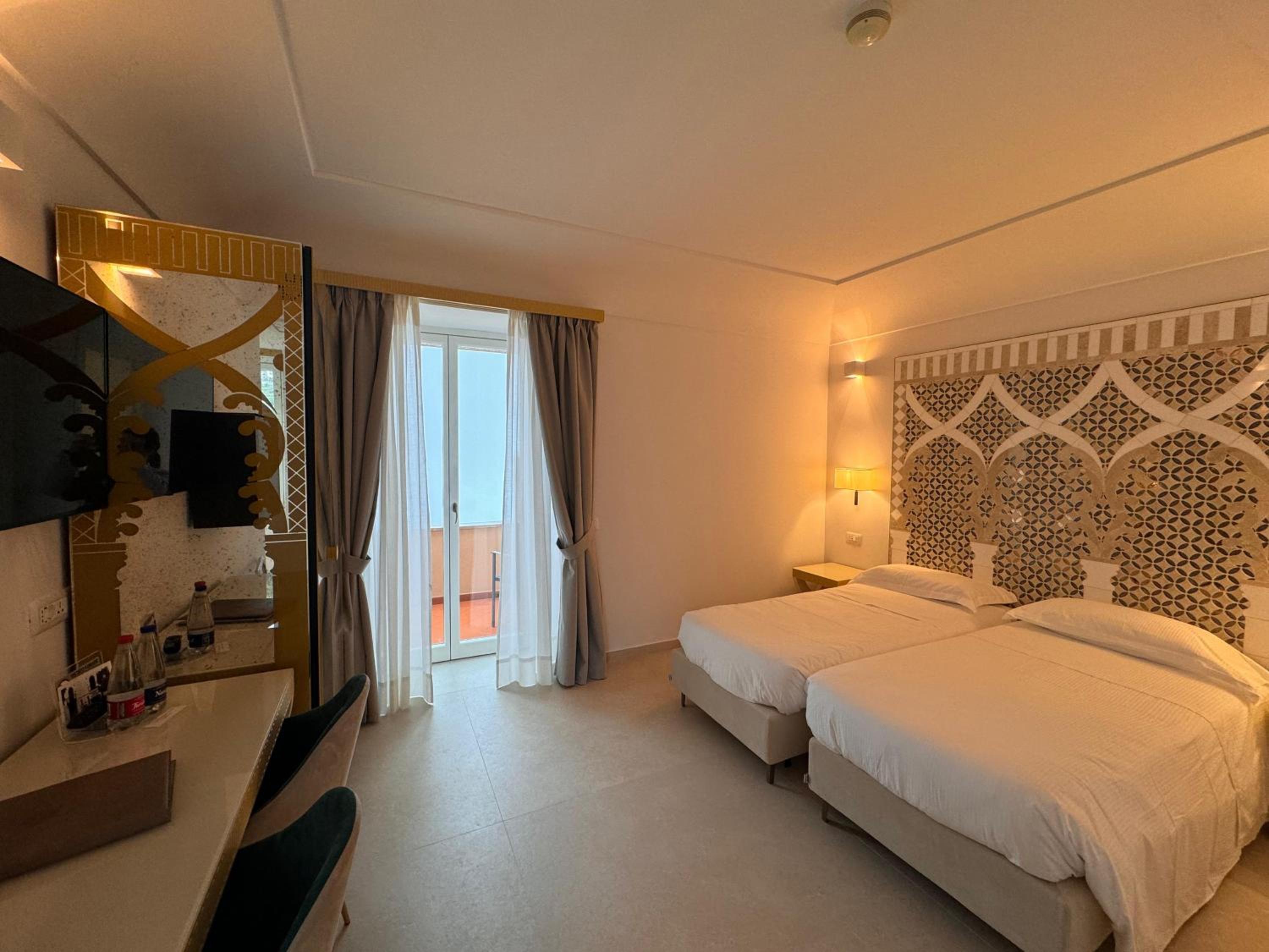Superior Double Room with Sea View - Photo 19