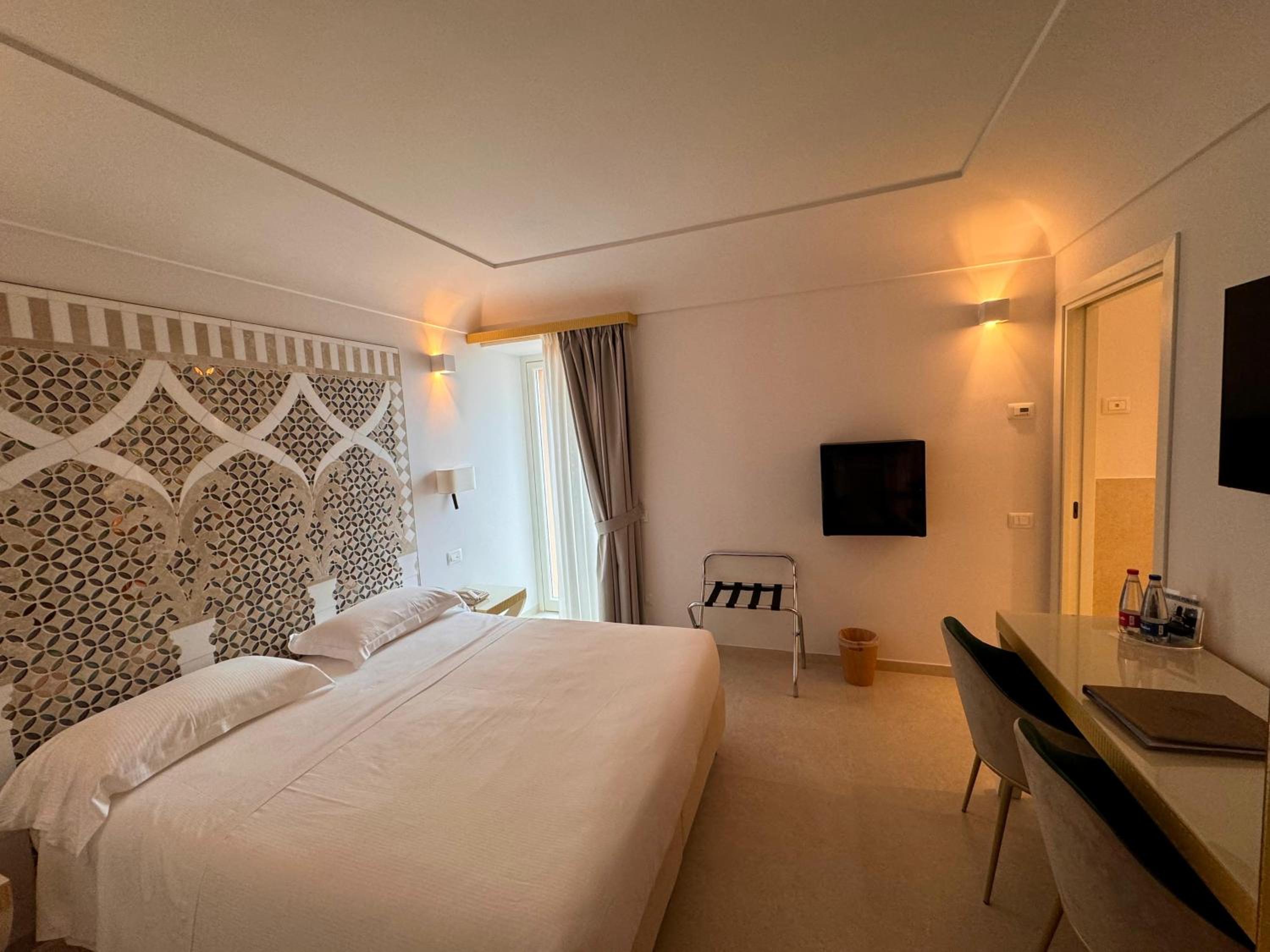 Superior Double Room with Sea View - Photo 21