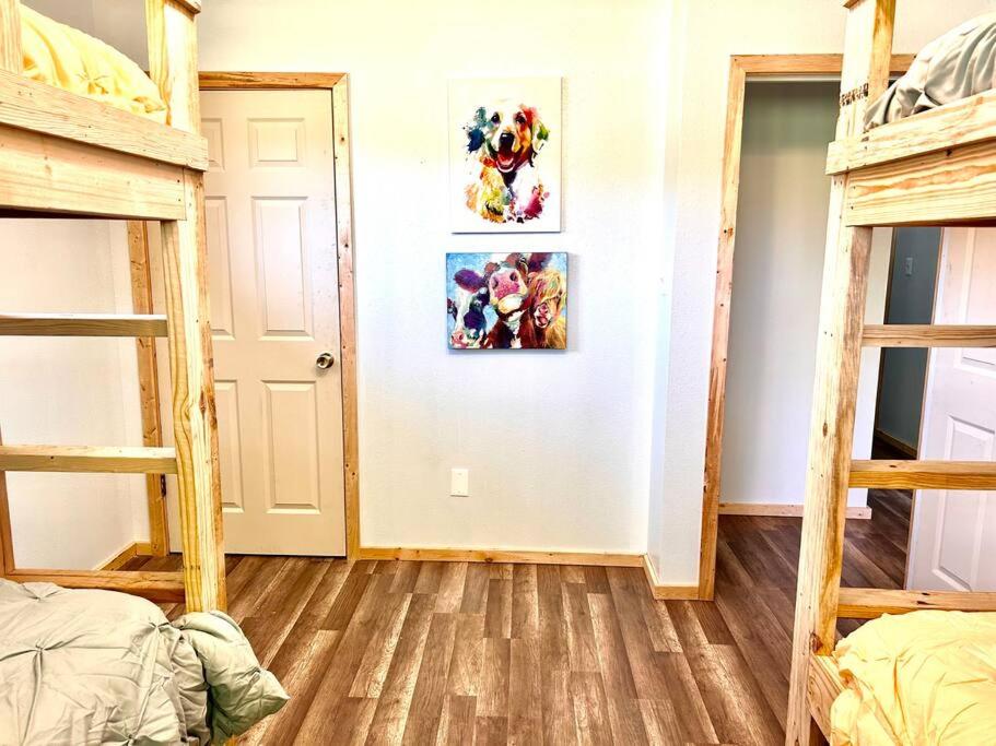 Three-Bedroom House photo 2
