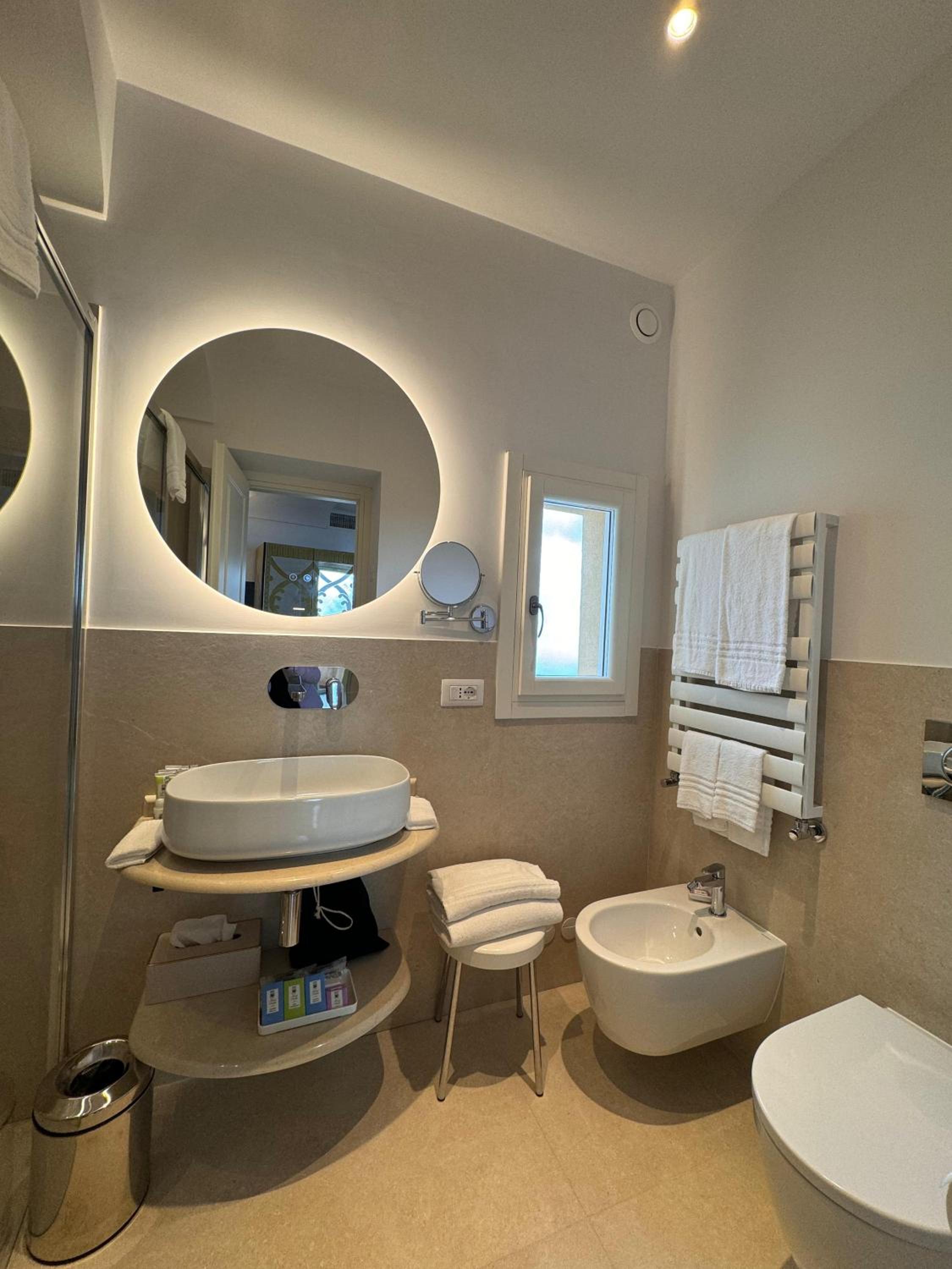 Superior Double Room with Sea View - Photo 11
