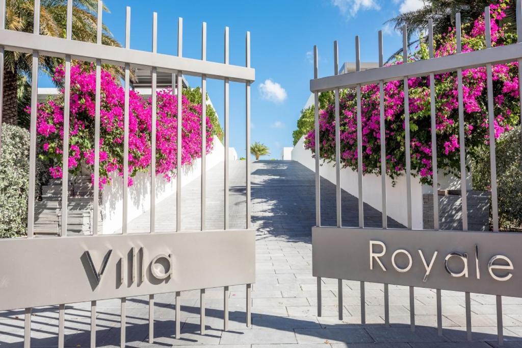 Villa photo 2
