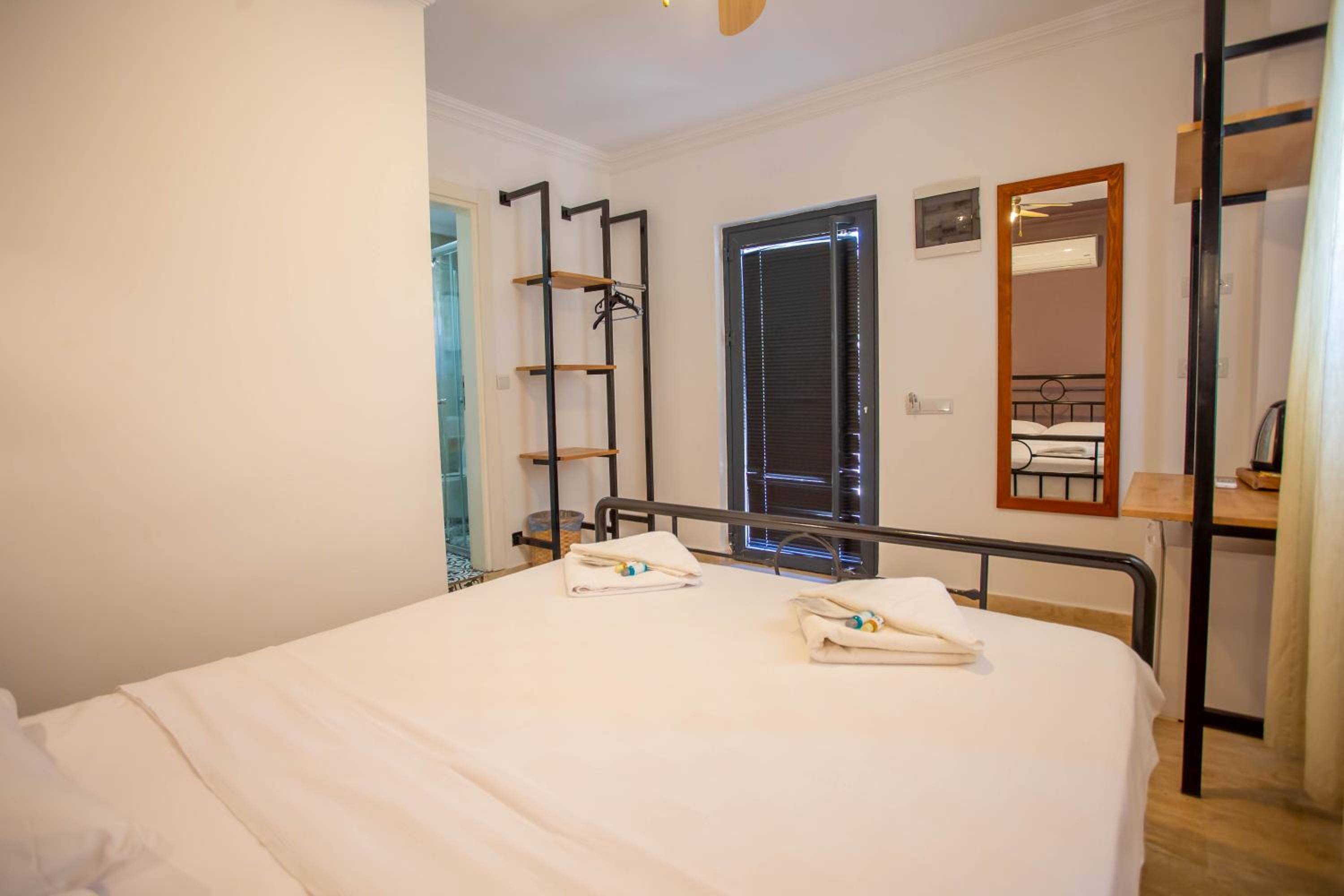 Economy Double Room - Photo 5