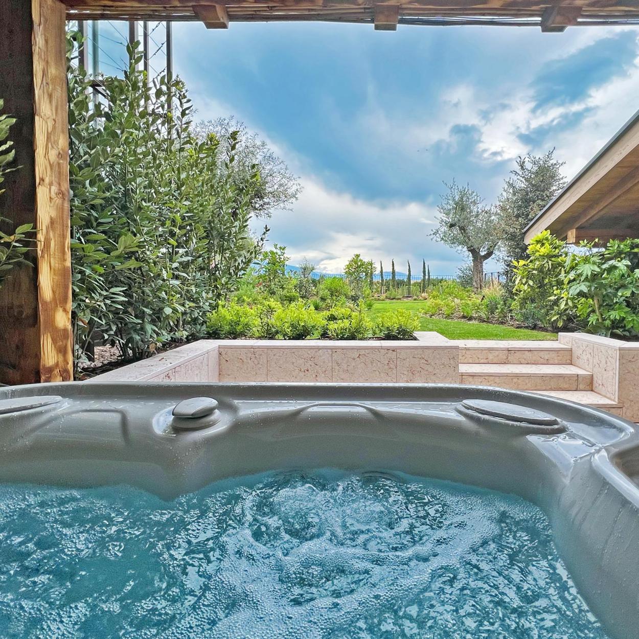 King Room with Spa Bath - Photo 8