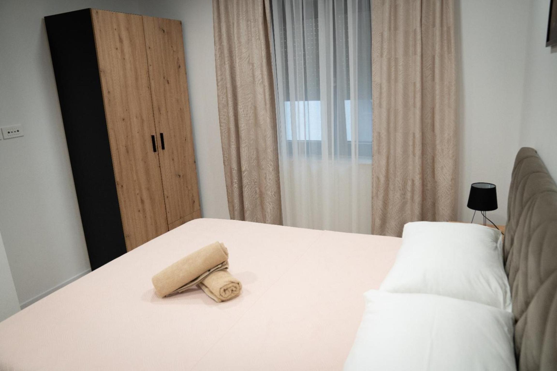 One Bedroom Apartment with Balcony photo 3