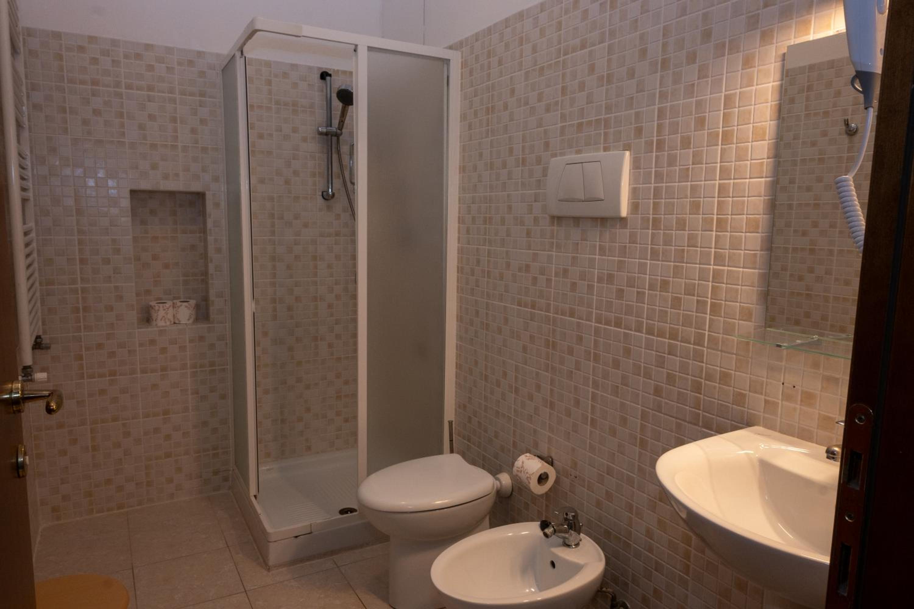 Standard Triple Room photo 2