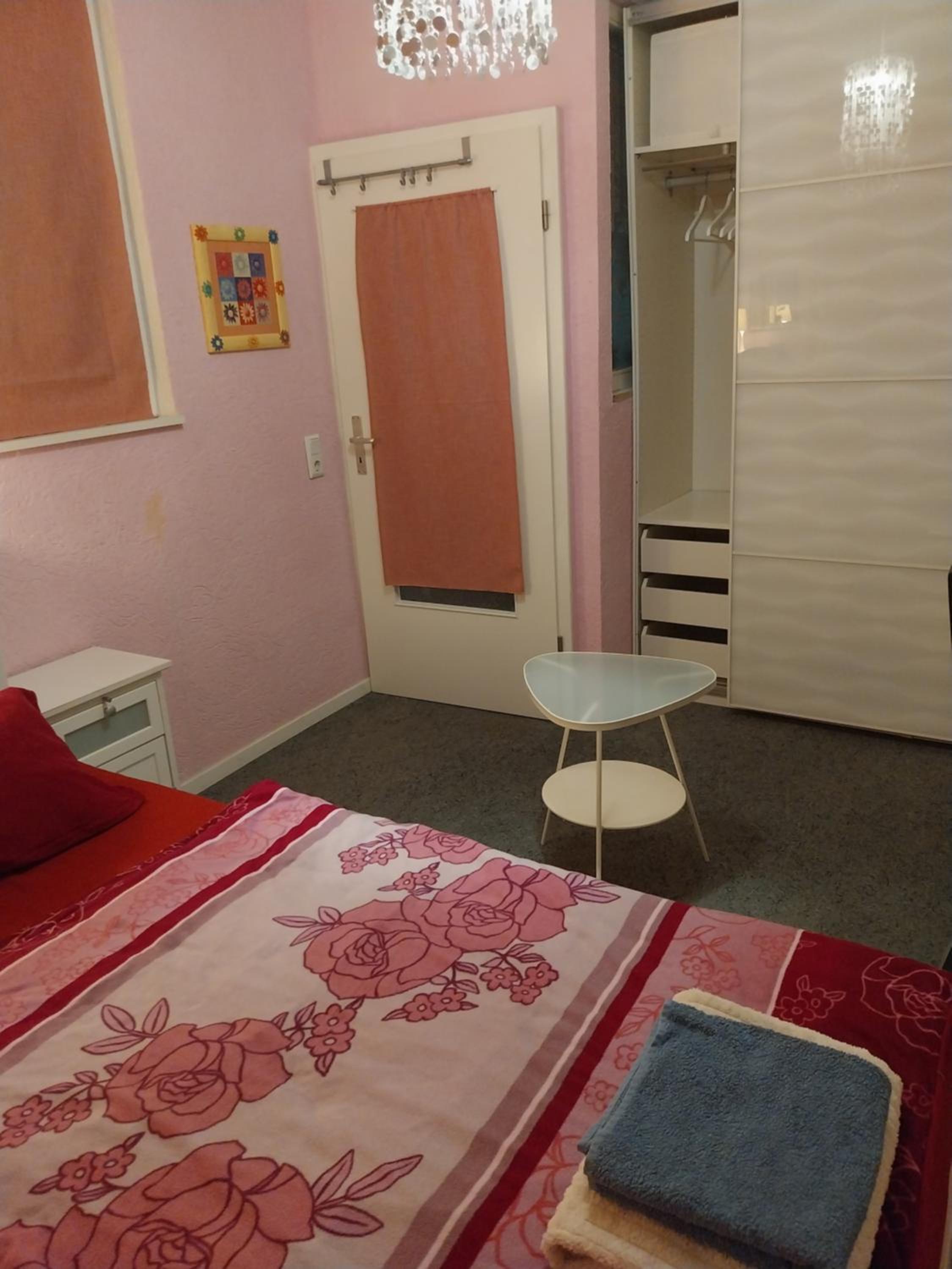 Twin Room With Shared Bathroom photo 3