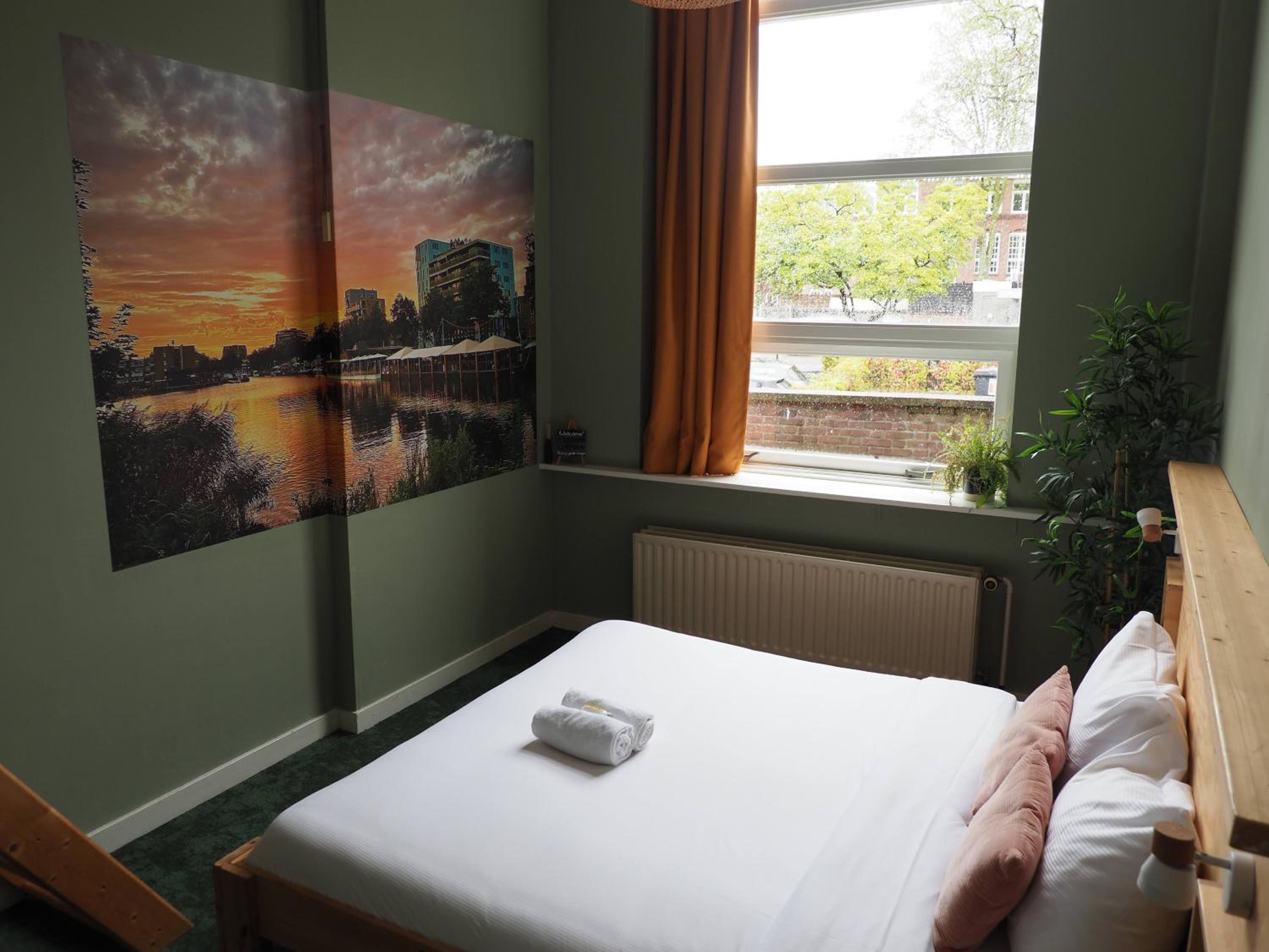 Deluxe Double Room with Shower photo 2