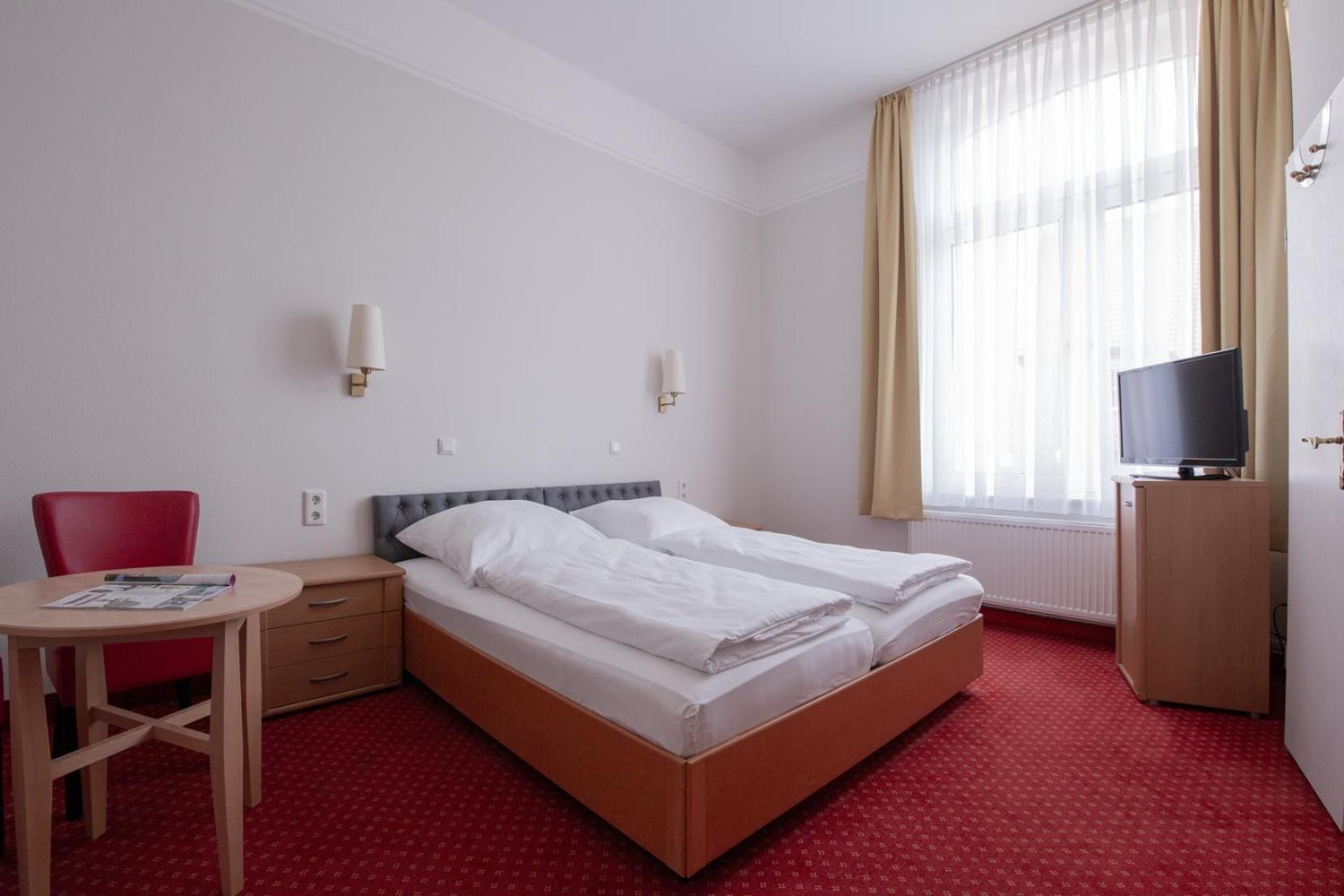 Double Room with Garden View photo 3