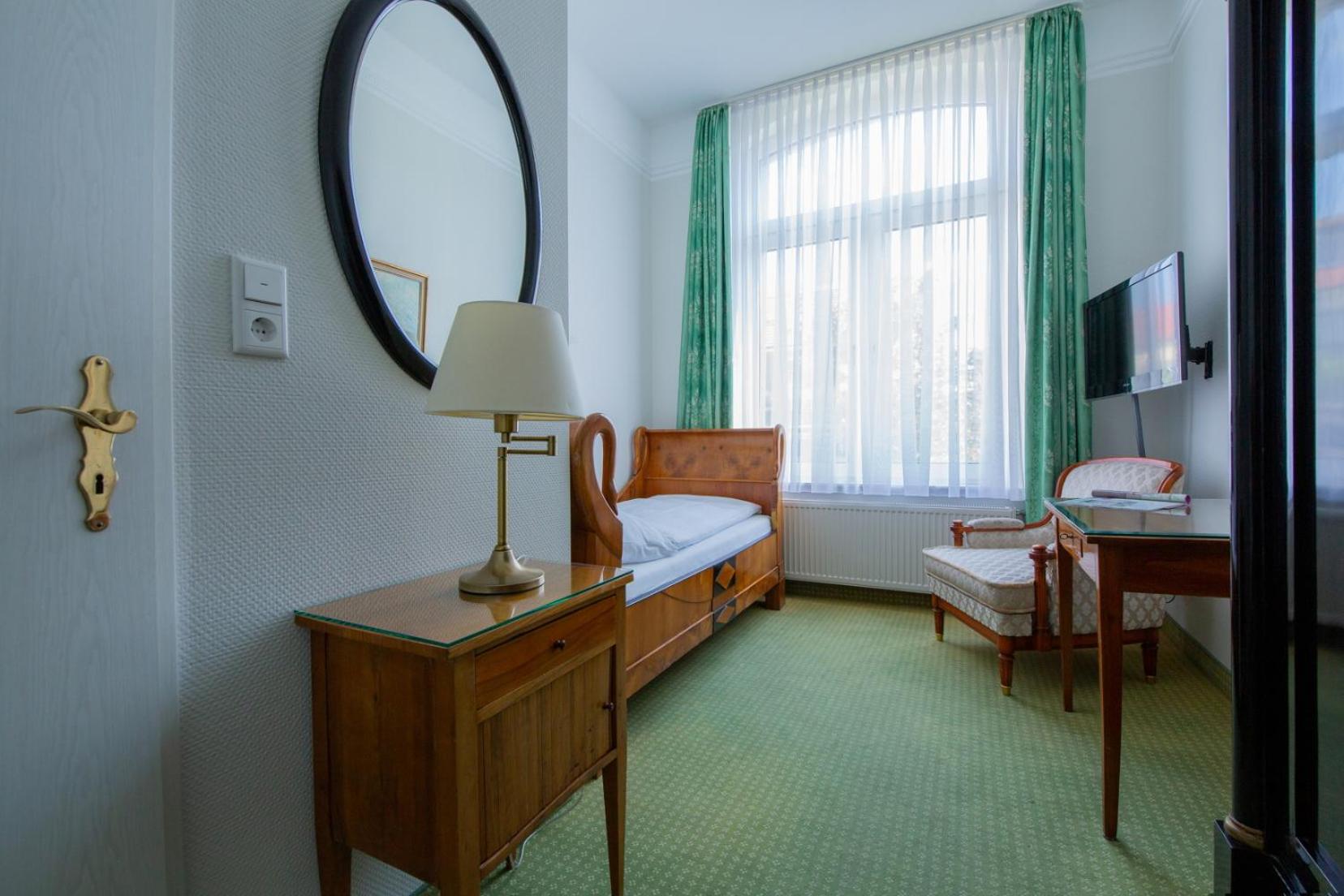 Single Room with Garden View photo 1