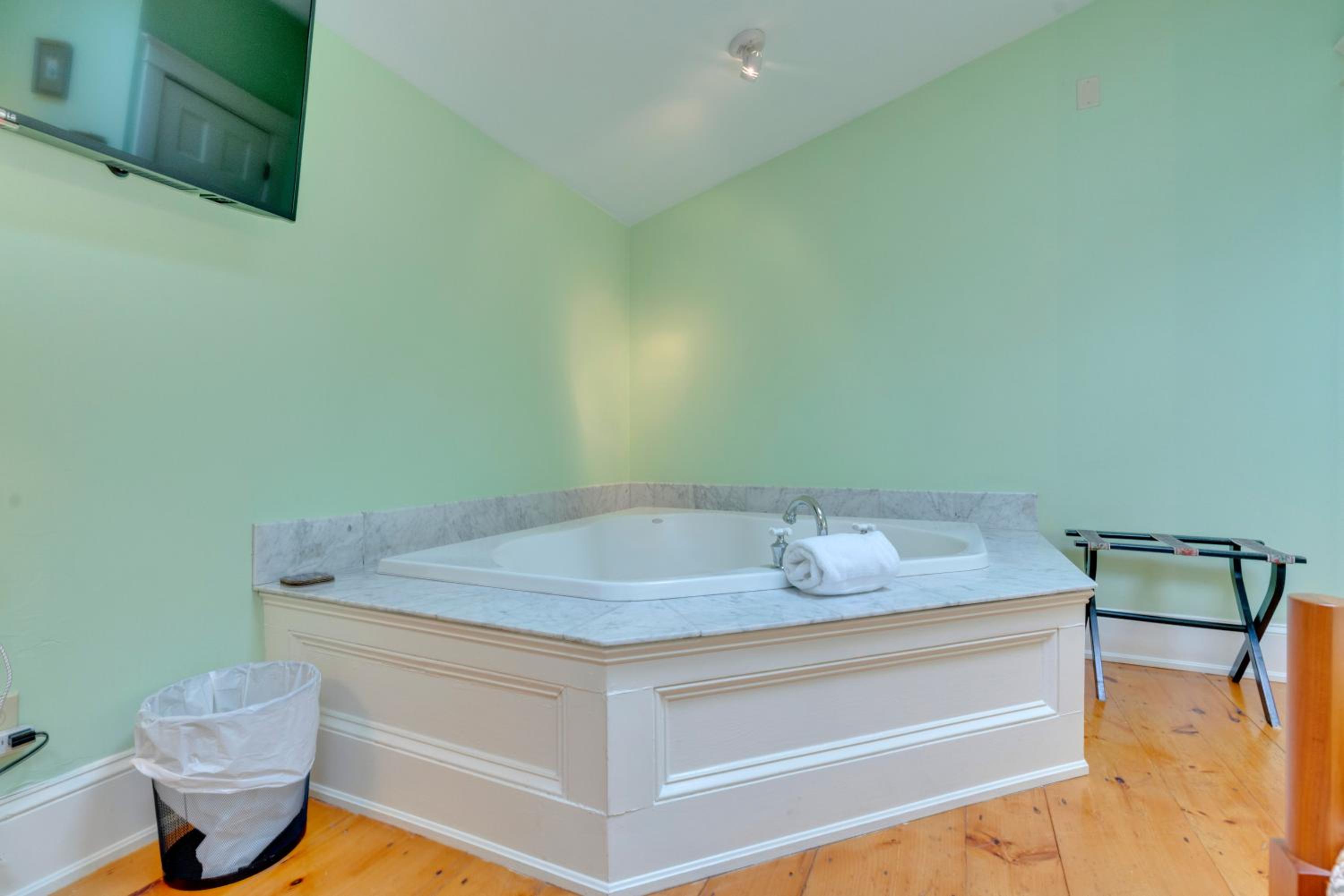 Deluxe Queen Room photo 3