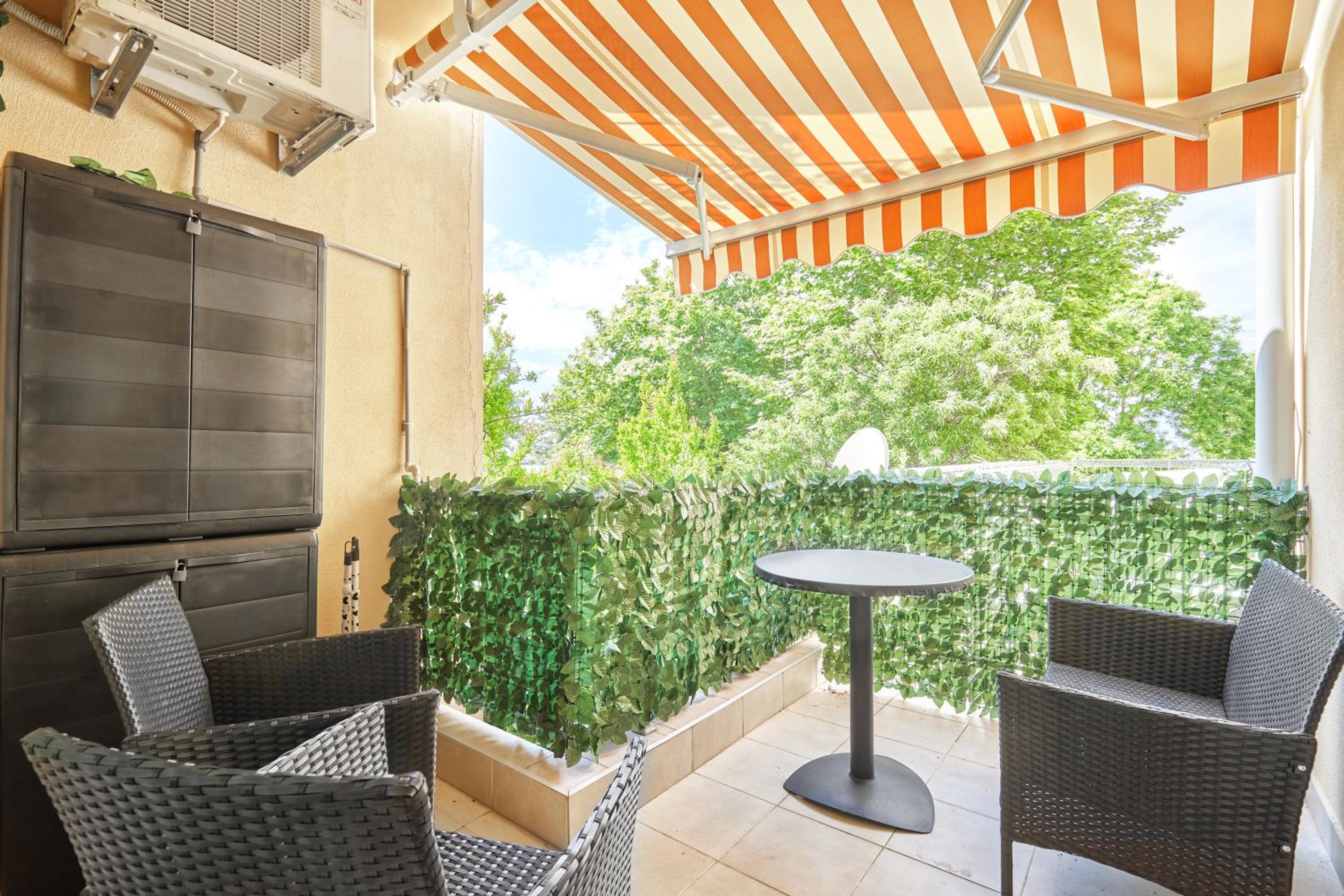 Studio with Balcony photo 3