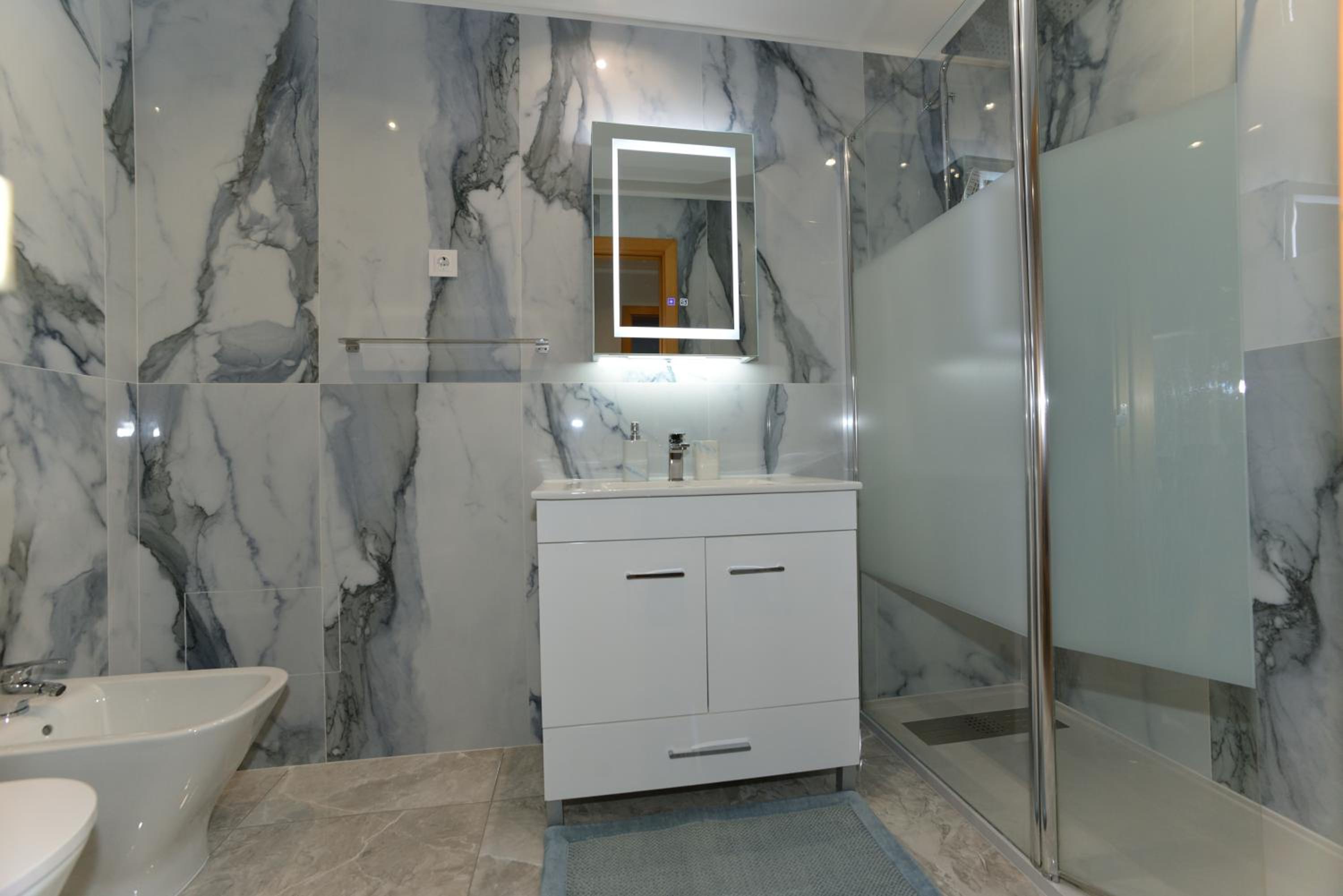 Superior Two-Bedroom Apartment with Terrace - Photo 16