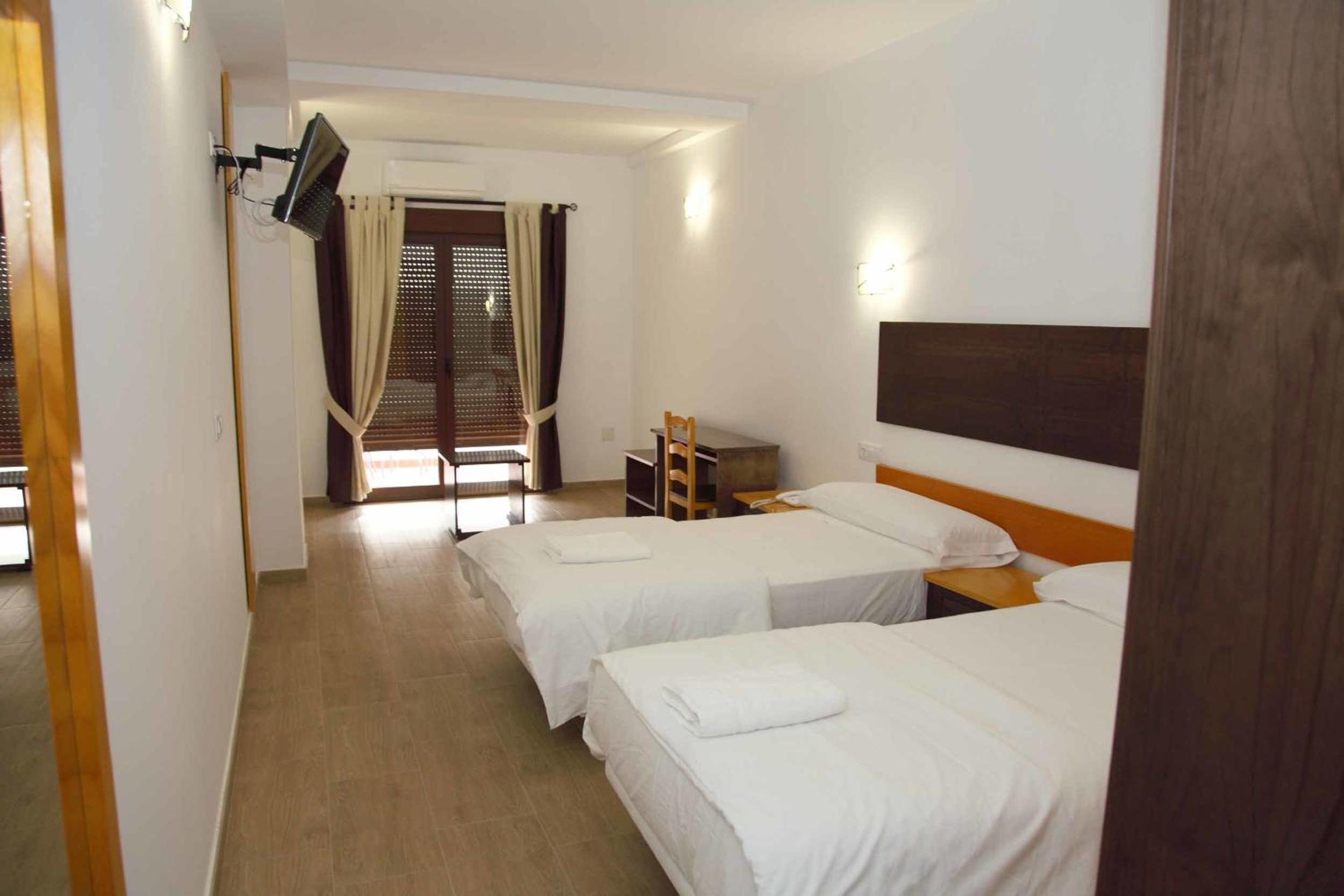 Double or Twin Room - Photo 2
