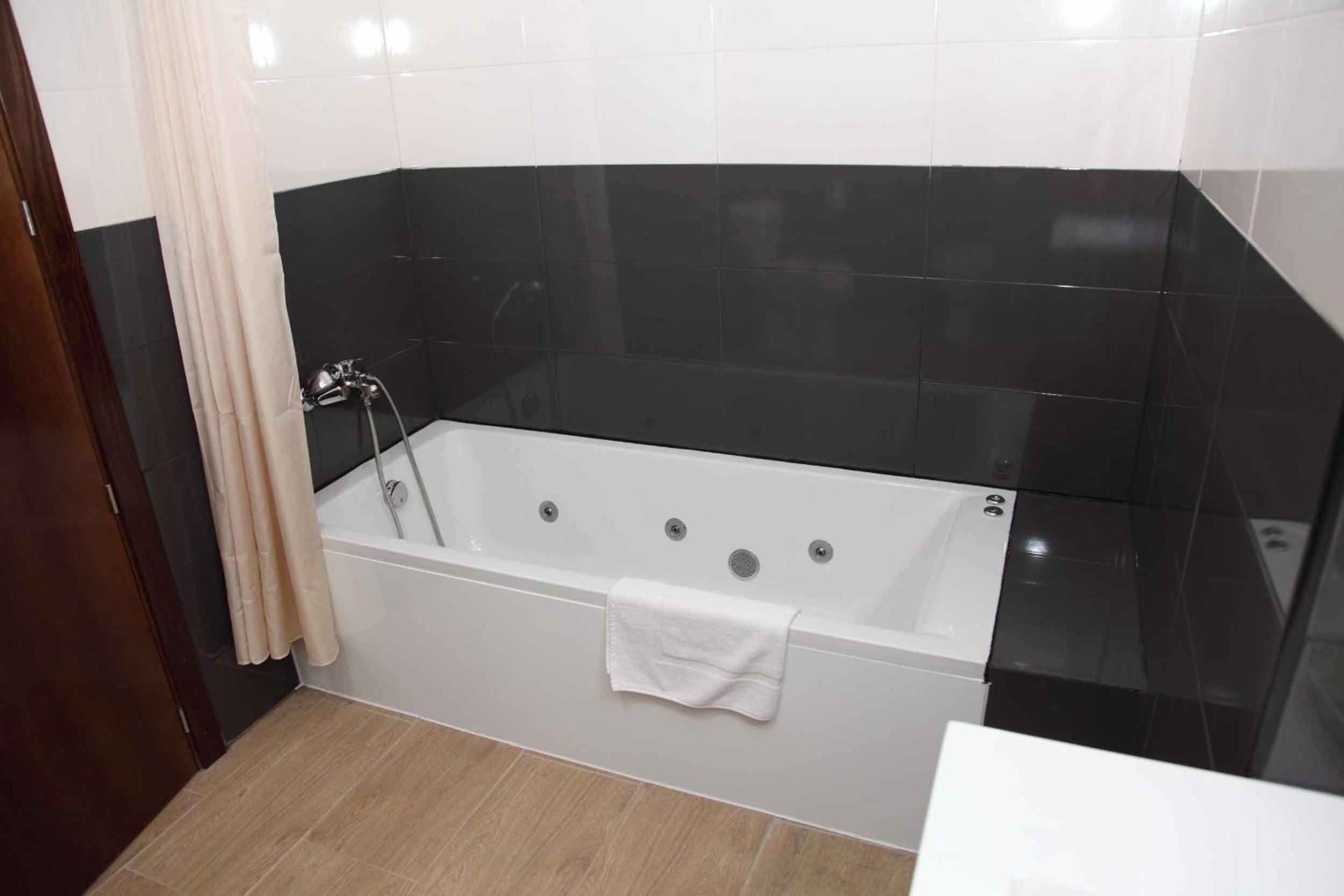 Superior Double or Twin Room - Photo 3