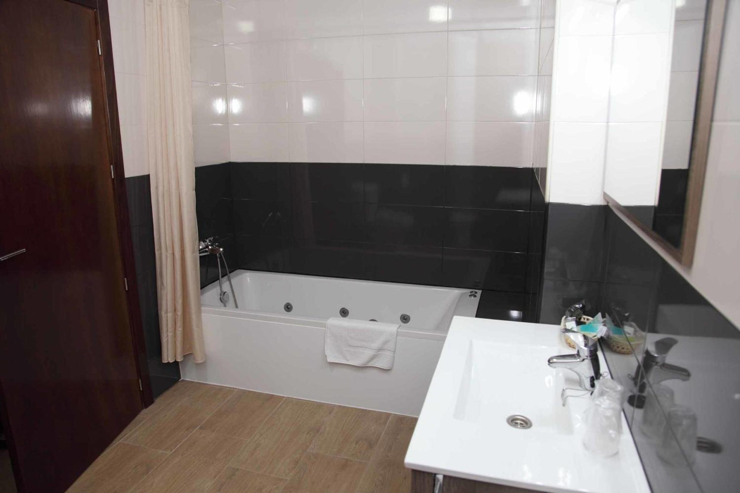 Superior Double or Twin Room - Photo 5
