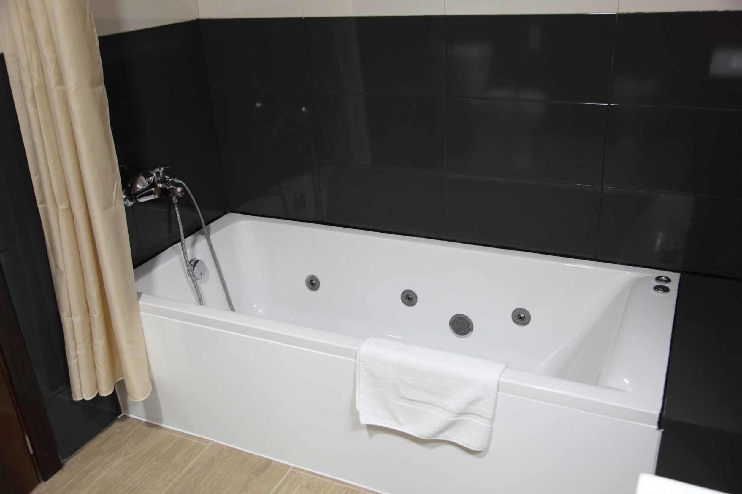 Superior Double or Twin Room - Photo 6