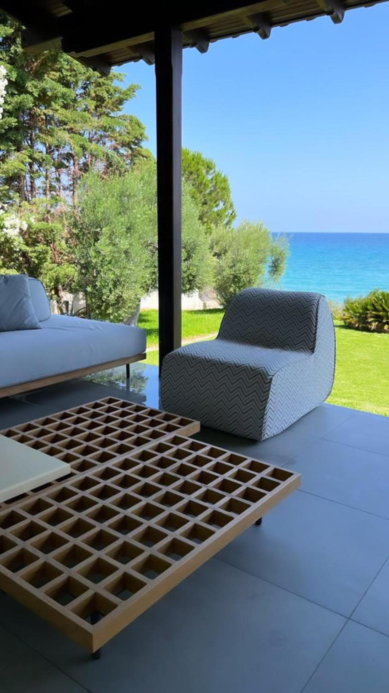 Villa - Beach Front photo 2