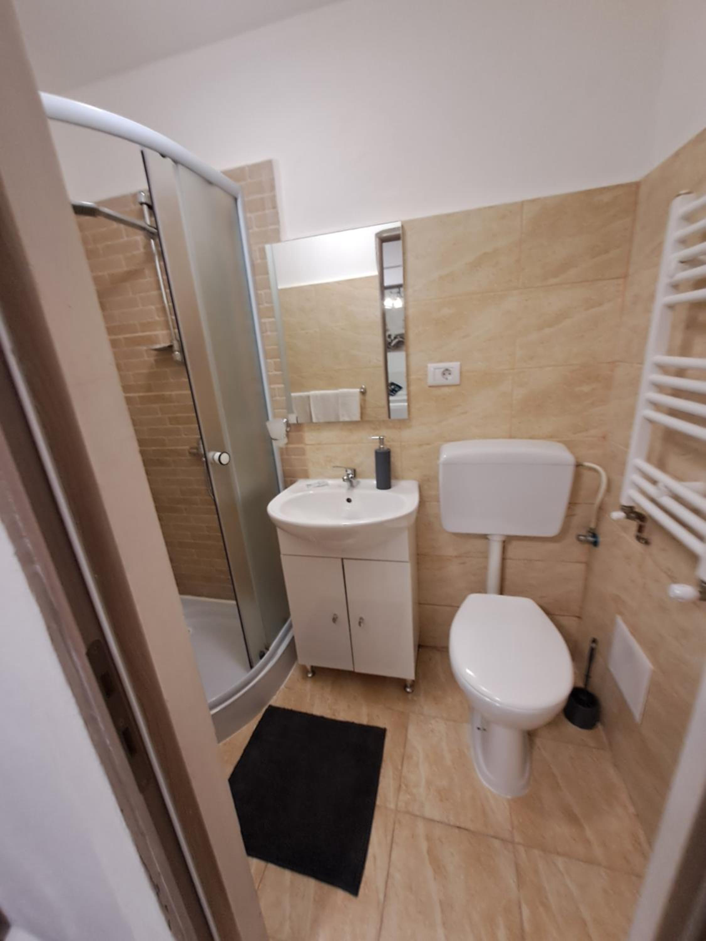 One-Bedroom Apartment - Photo 12
