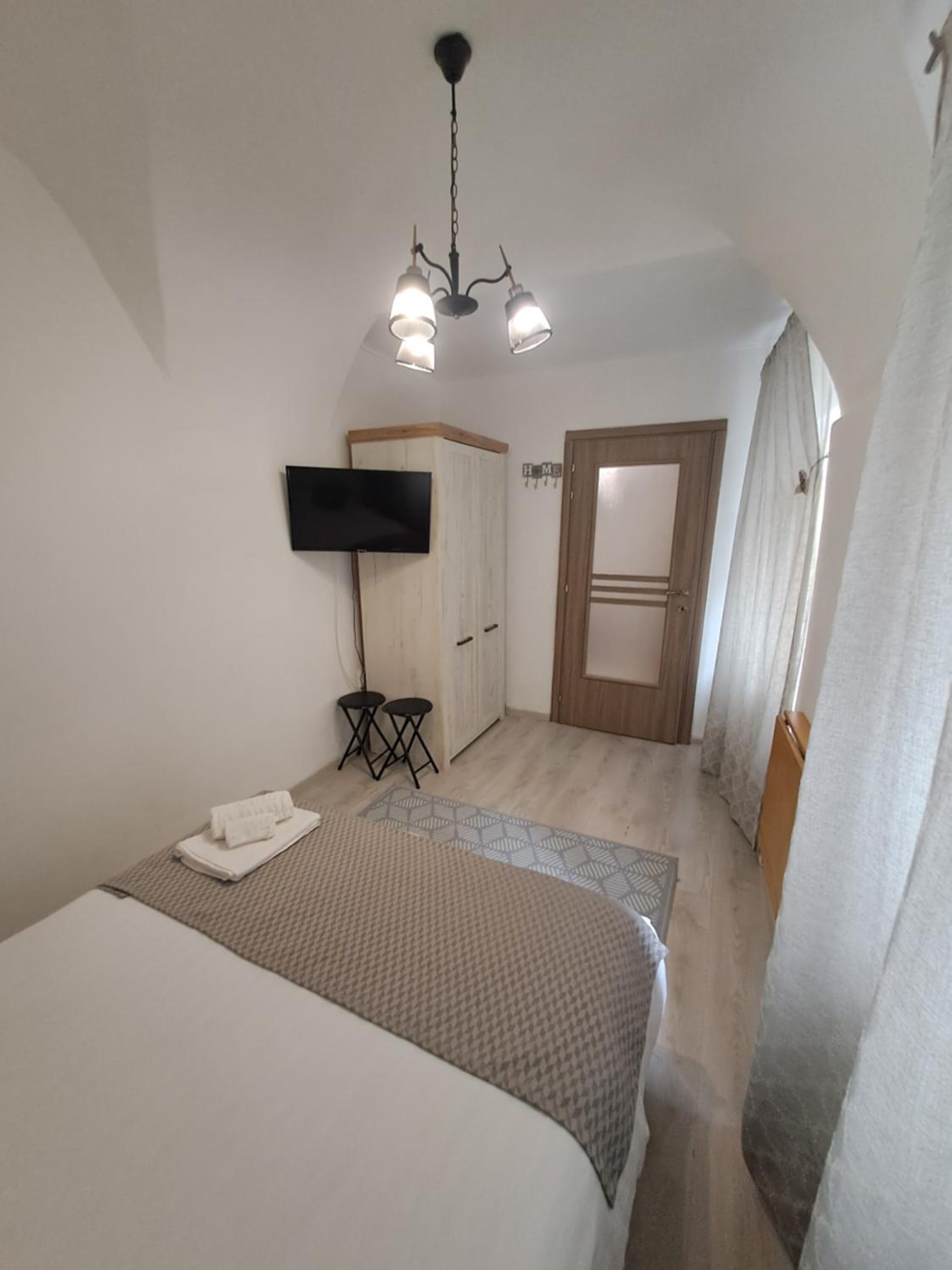 One-Bedroom Apartment - Photo 14