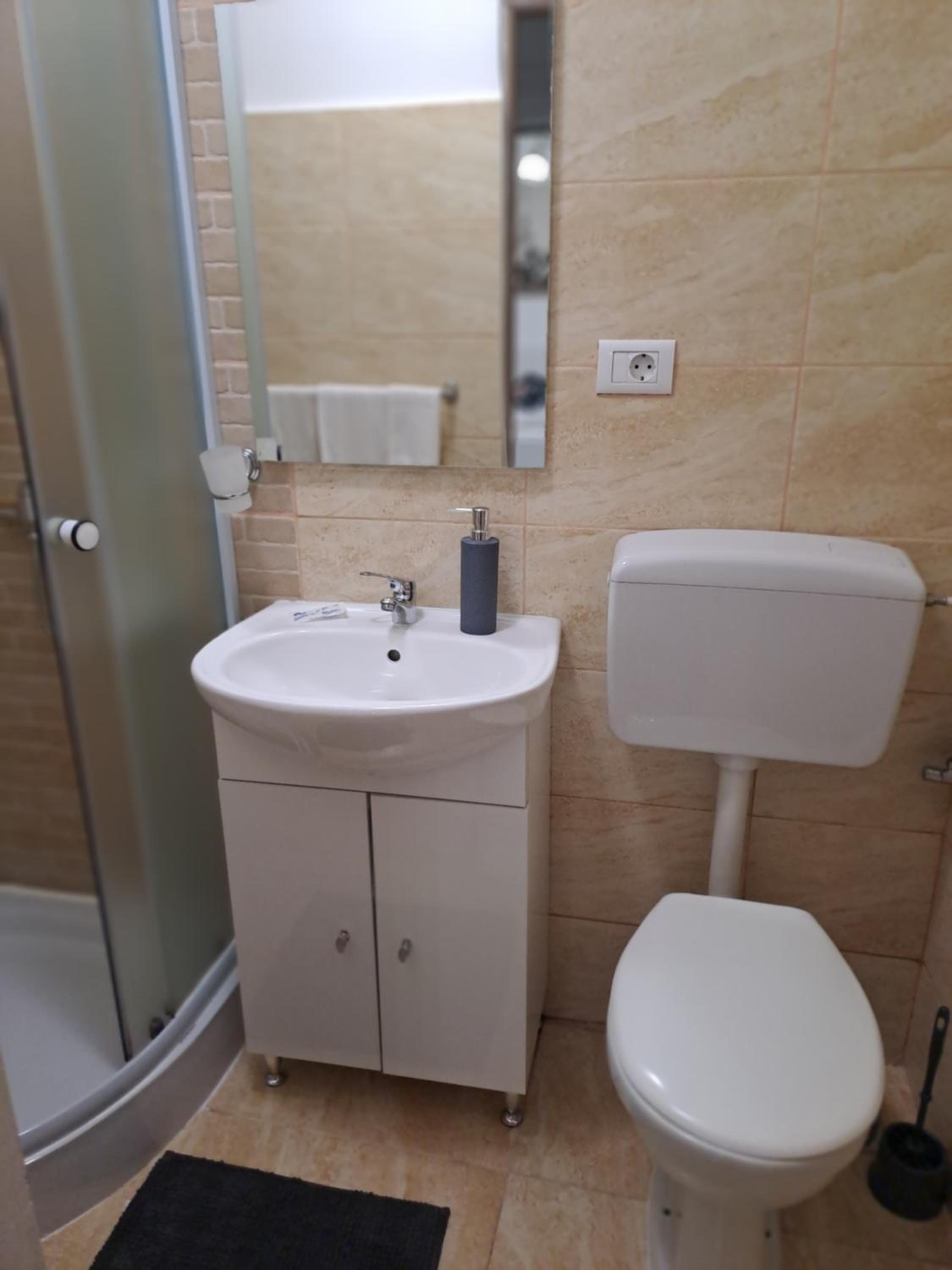 One-Bedroom Apartment - Photo 18