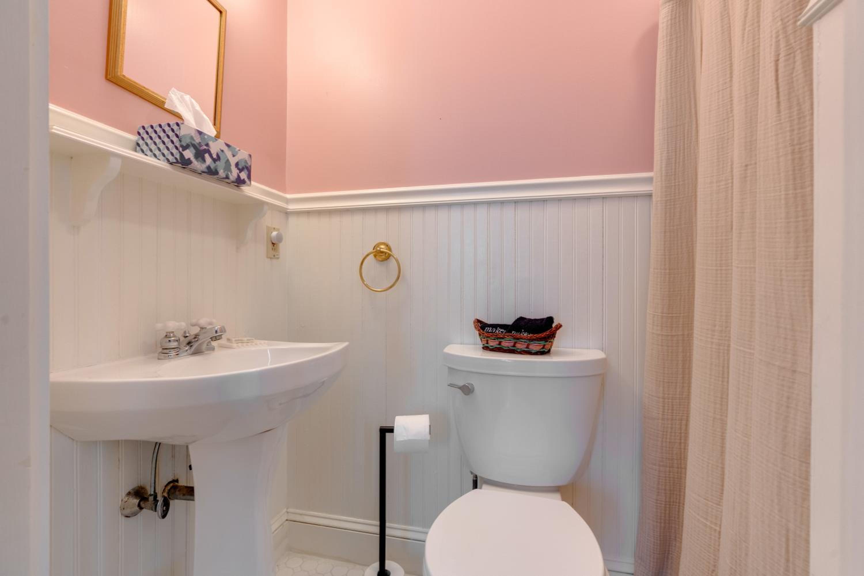Queen Room with Spa Bath photo 3