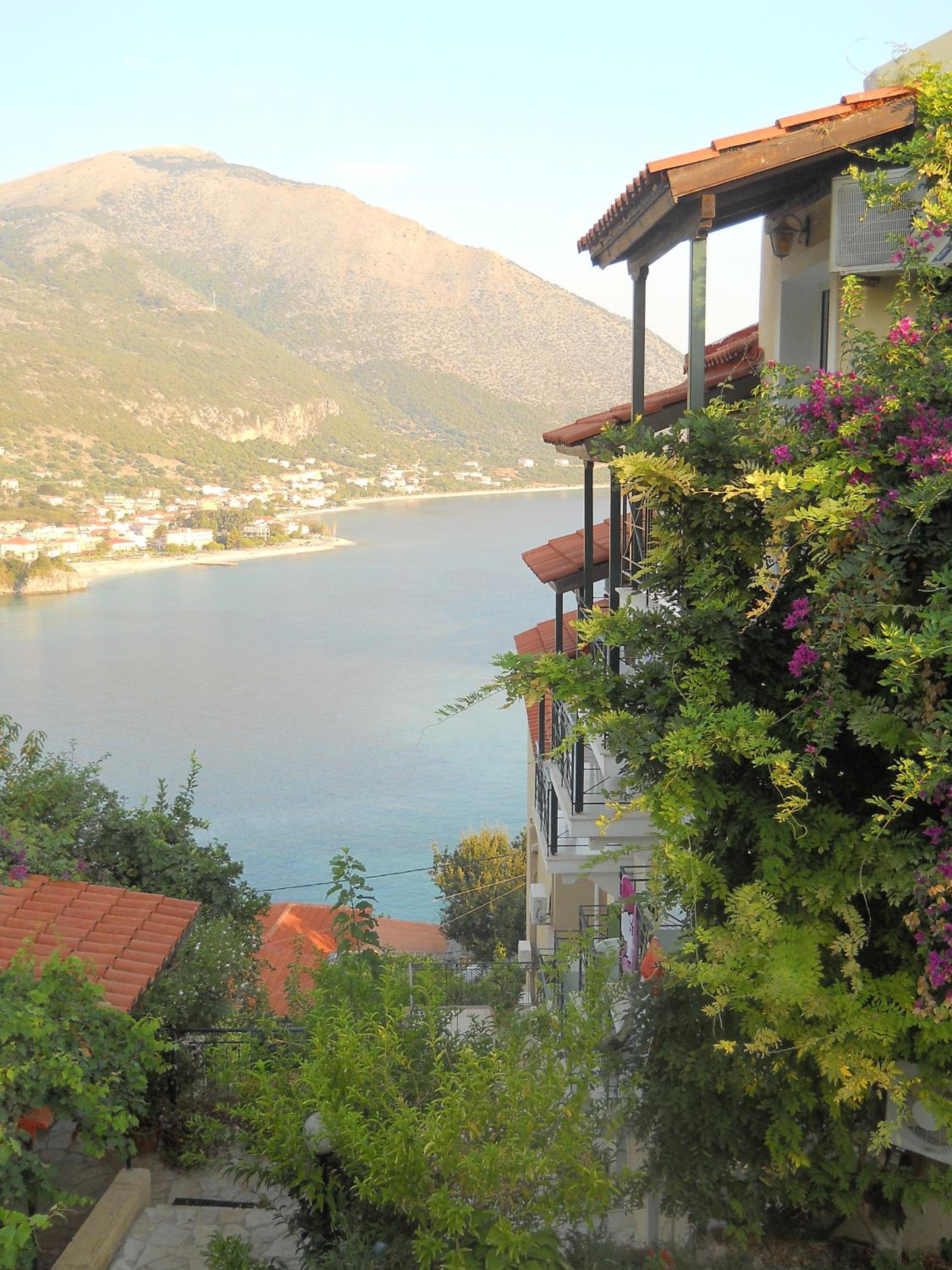 Standard Double or Twin Room with Sea View - Photo 34