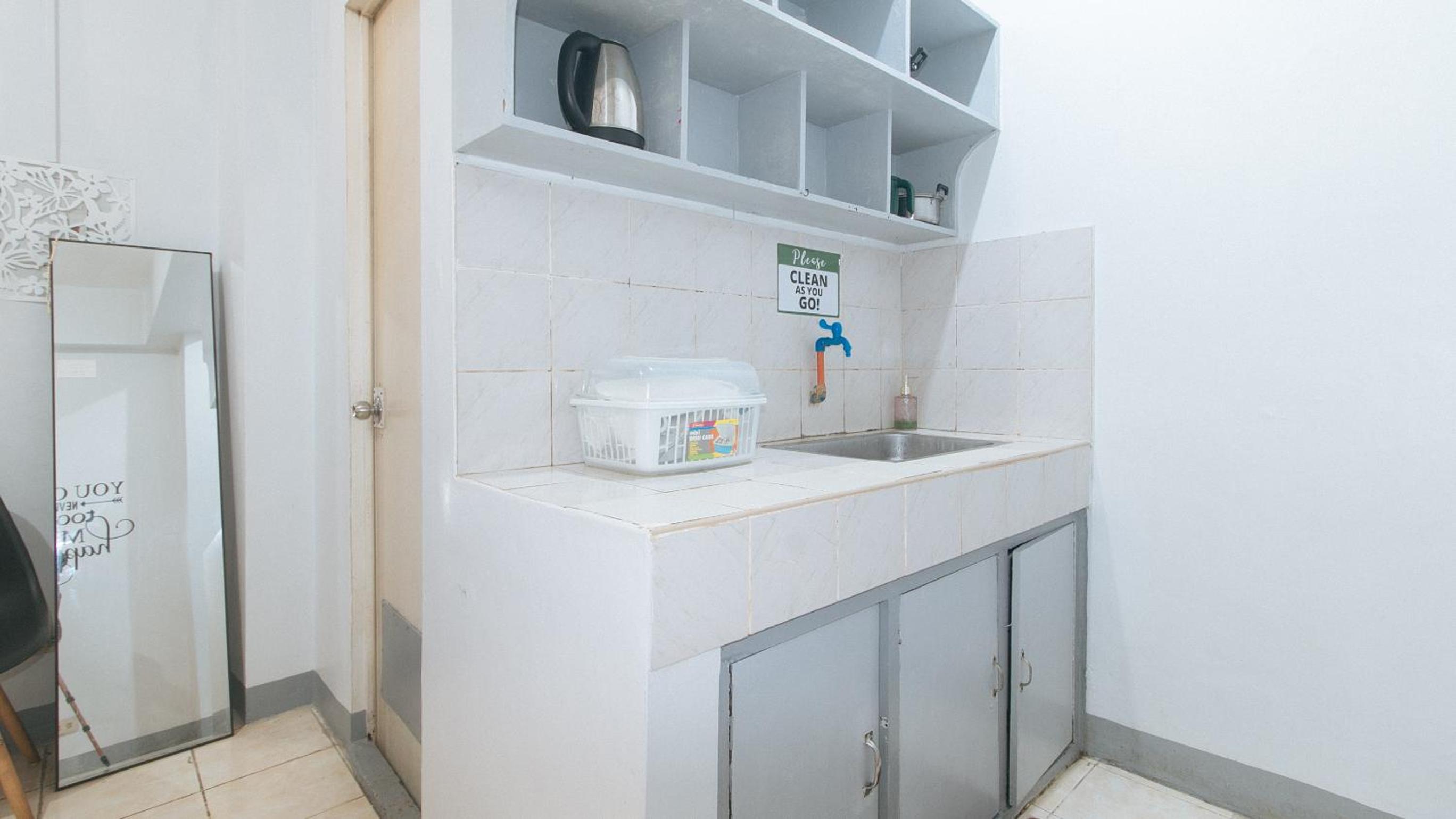 One-Bedroom - Photo 6