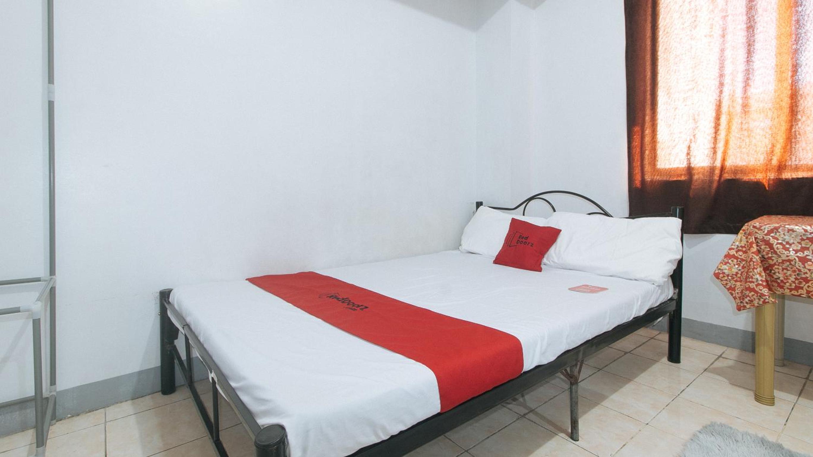 One-Bedroom - Photo 16