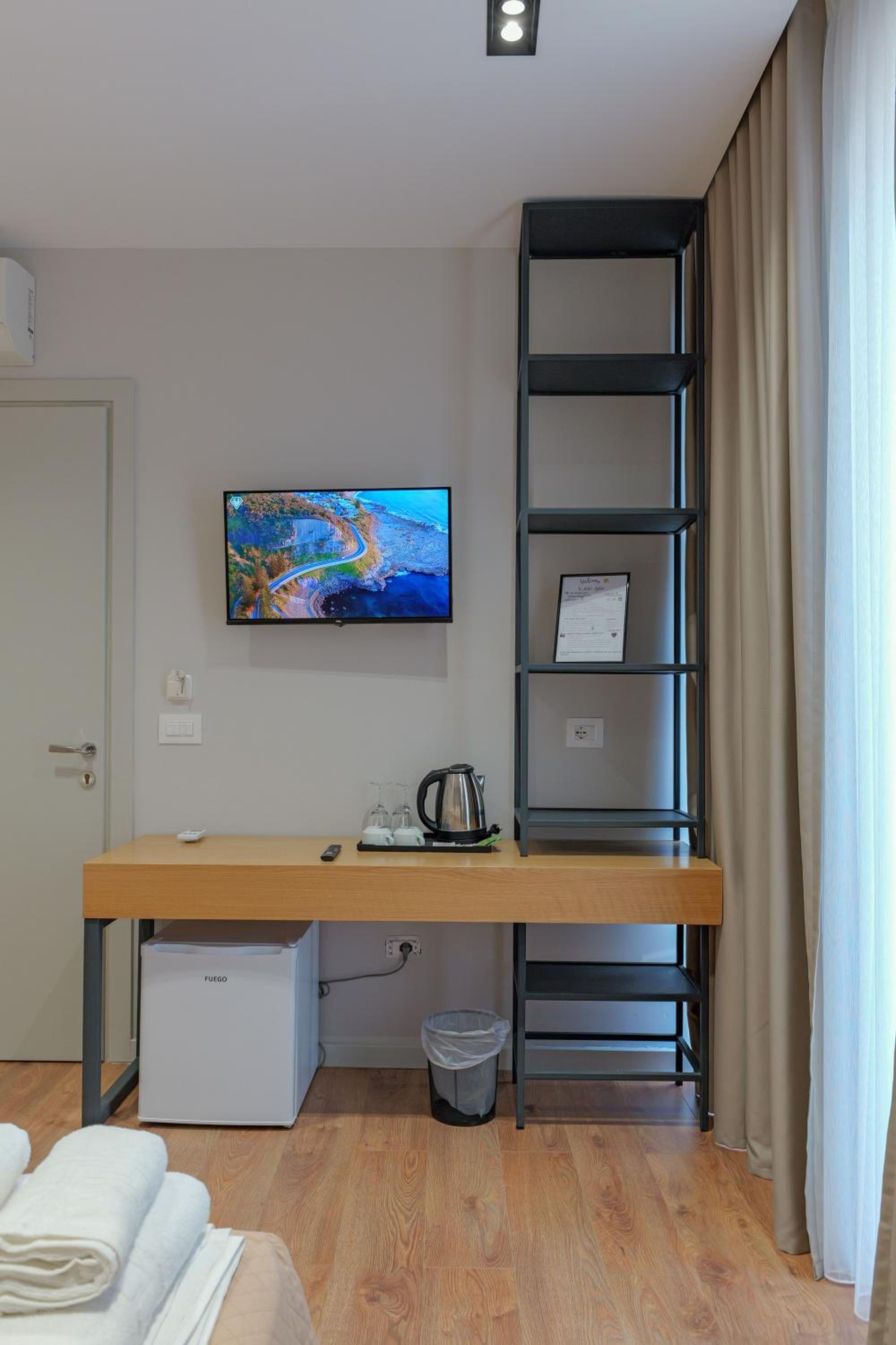 Deluxe Double Room with Balcony and Sea View photo 1