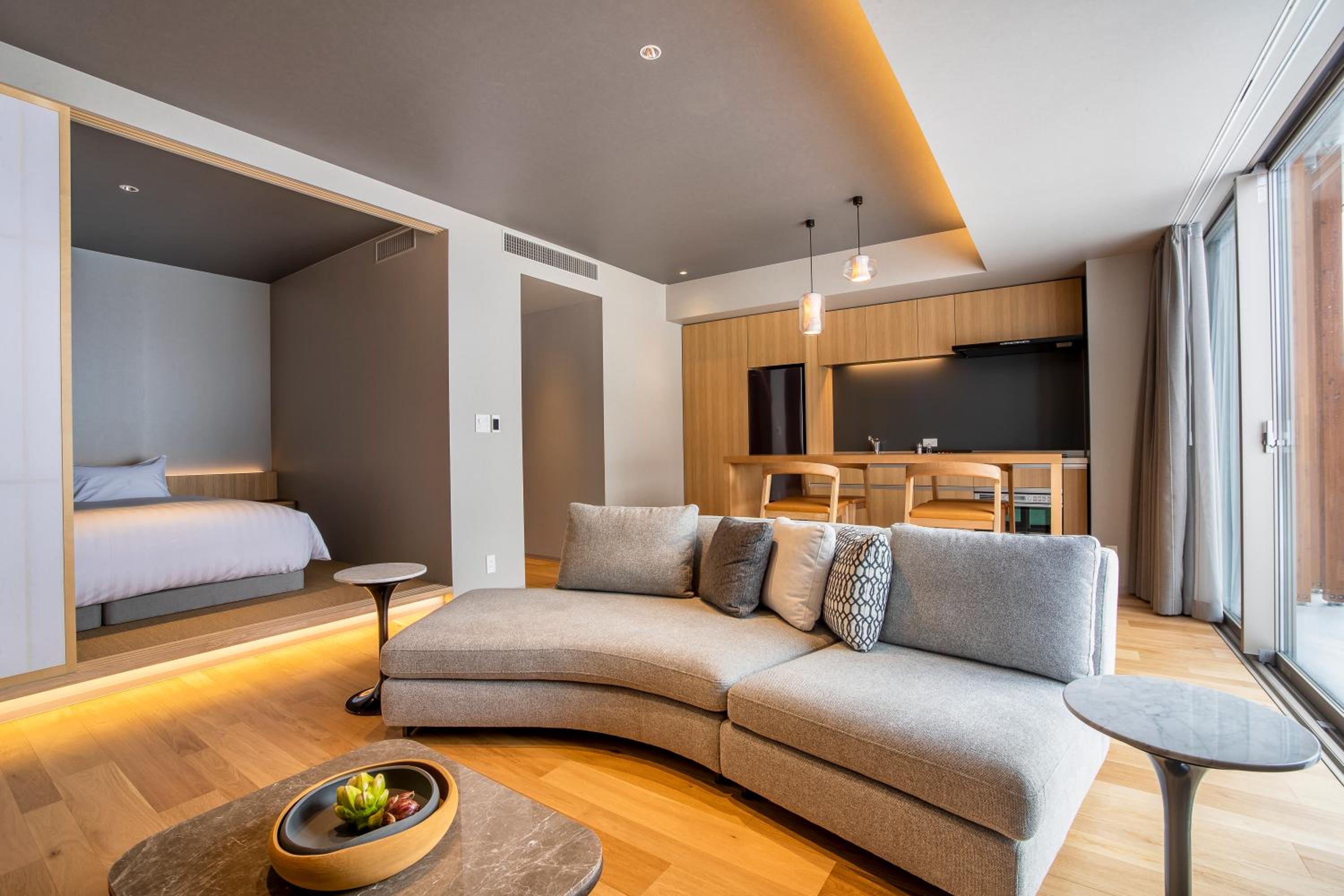1 Bedroom Suite (B)