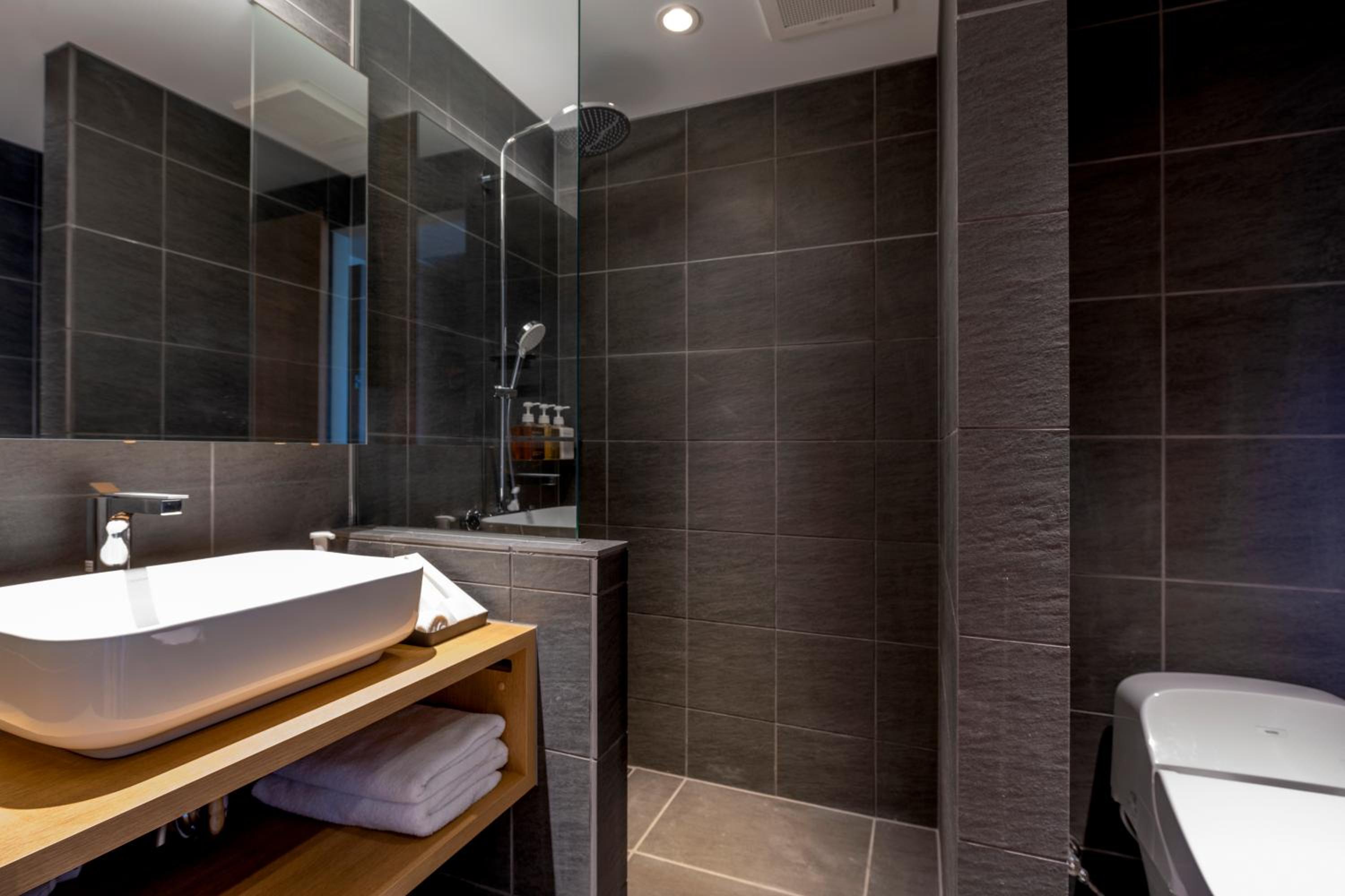 Superior Hotel Room (C2)