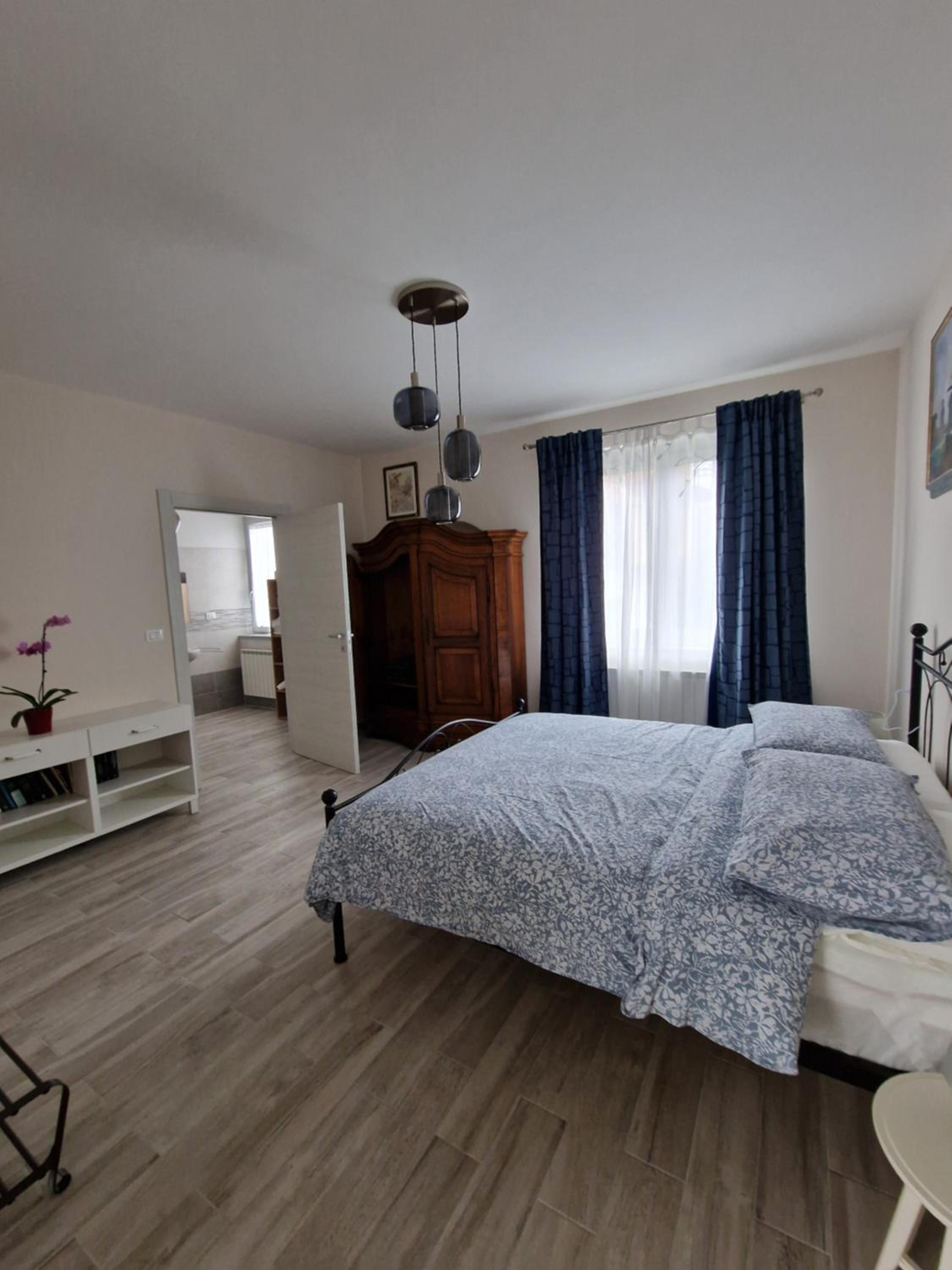 Large Double Room photo 1