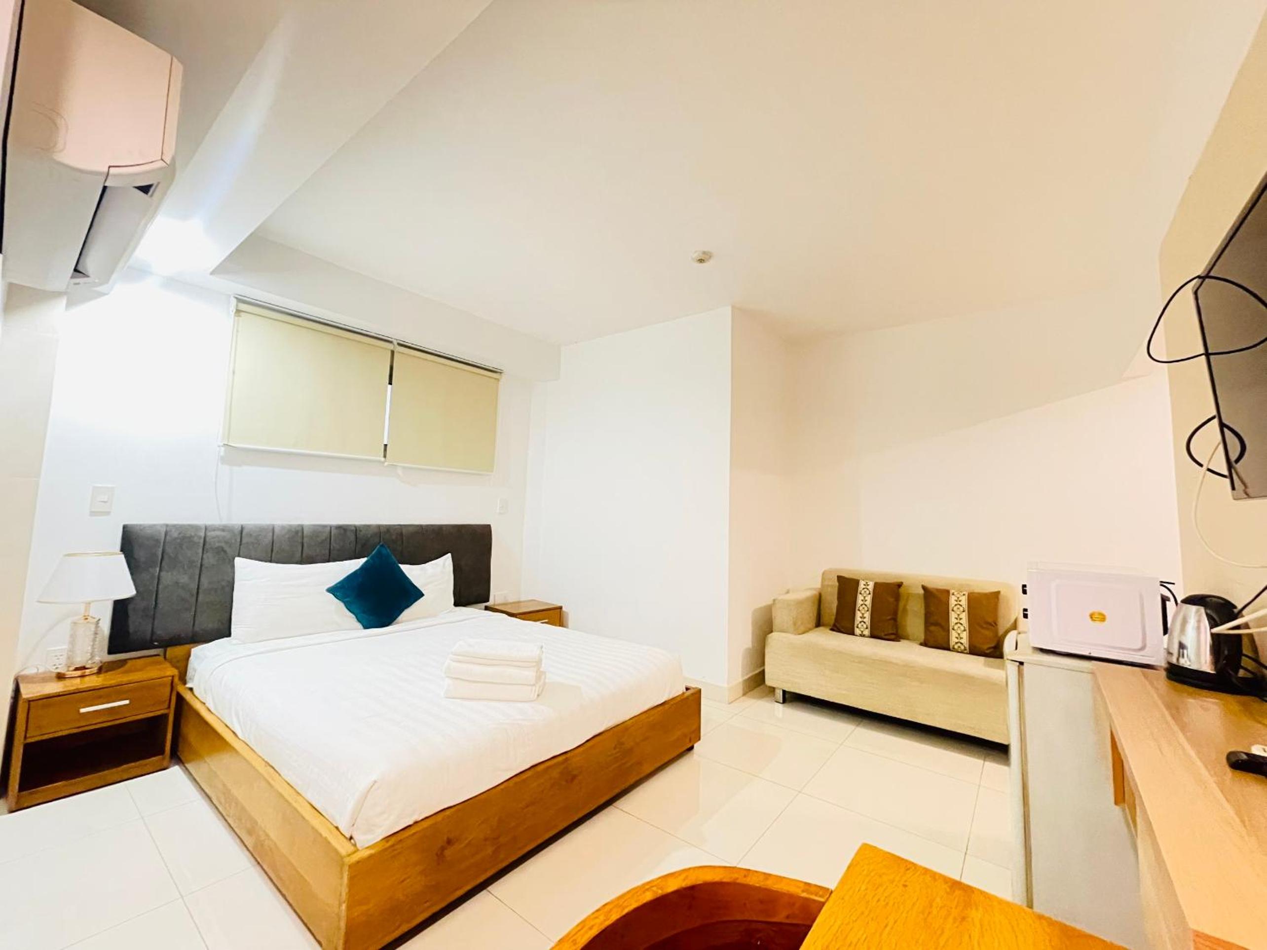 Standard Queen Room - Basement