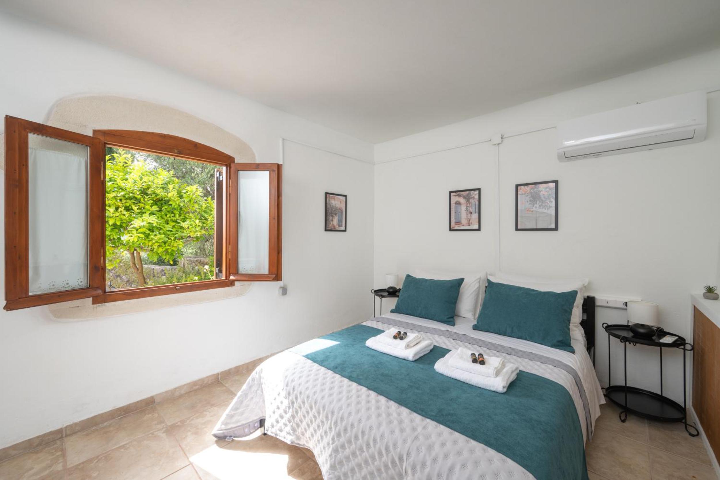 Two-Bedroom House photo 3