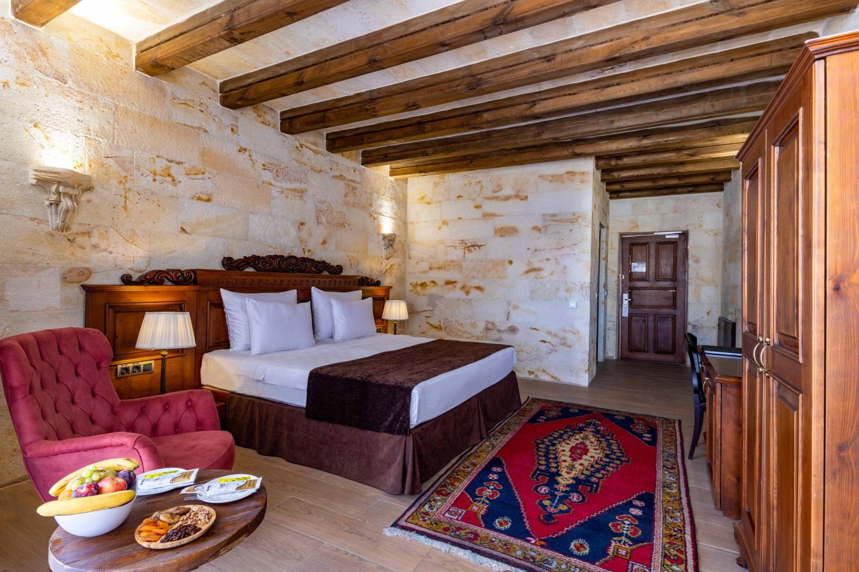 Deluxe Room - Photo 4