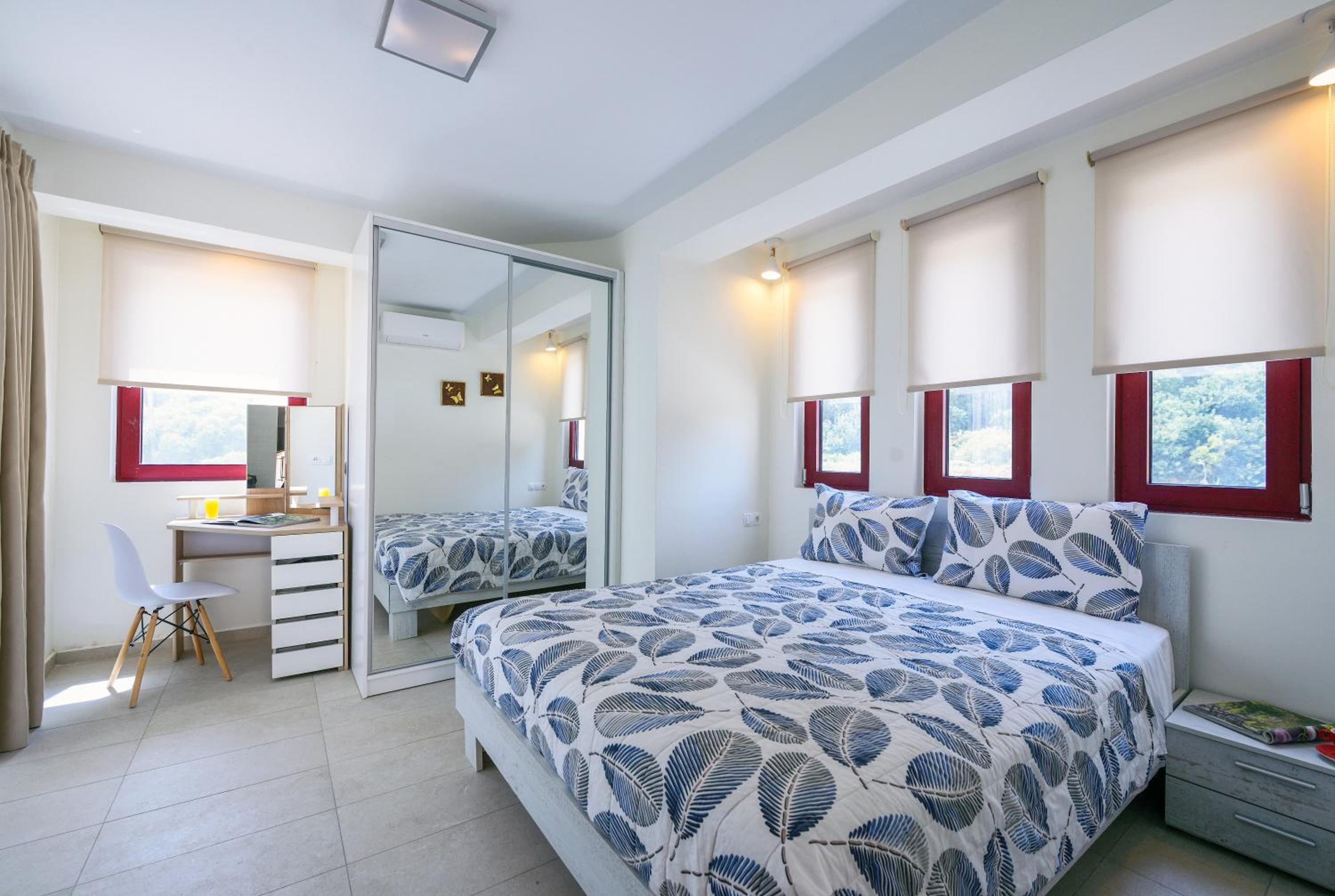 Deluxe Double Room with Side Sea View - Mezzanine photo 1