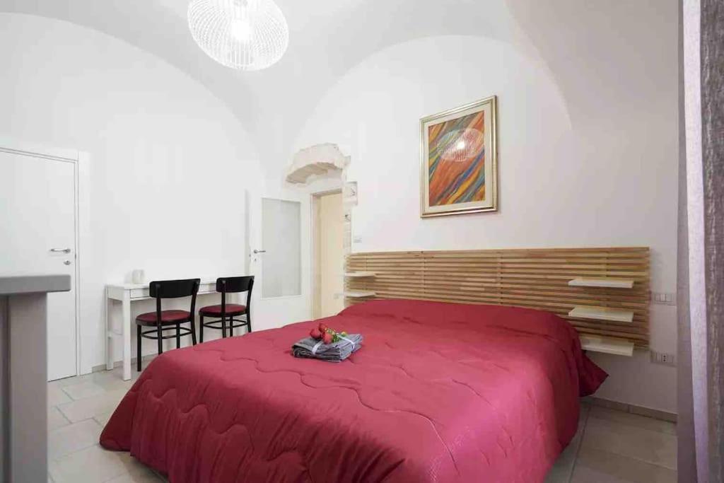 One-Bedroom Apartment photo 3