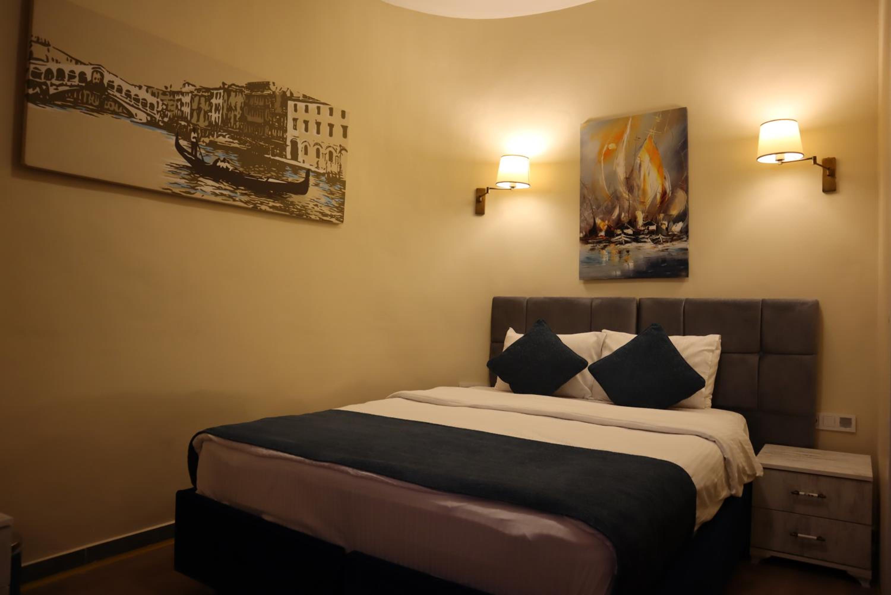Economy Double Or Twin Room photo 1