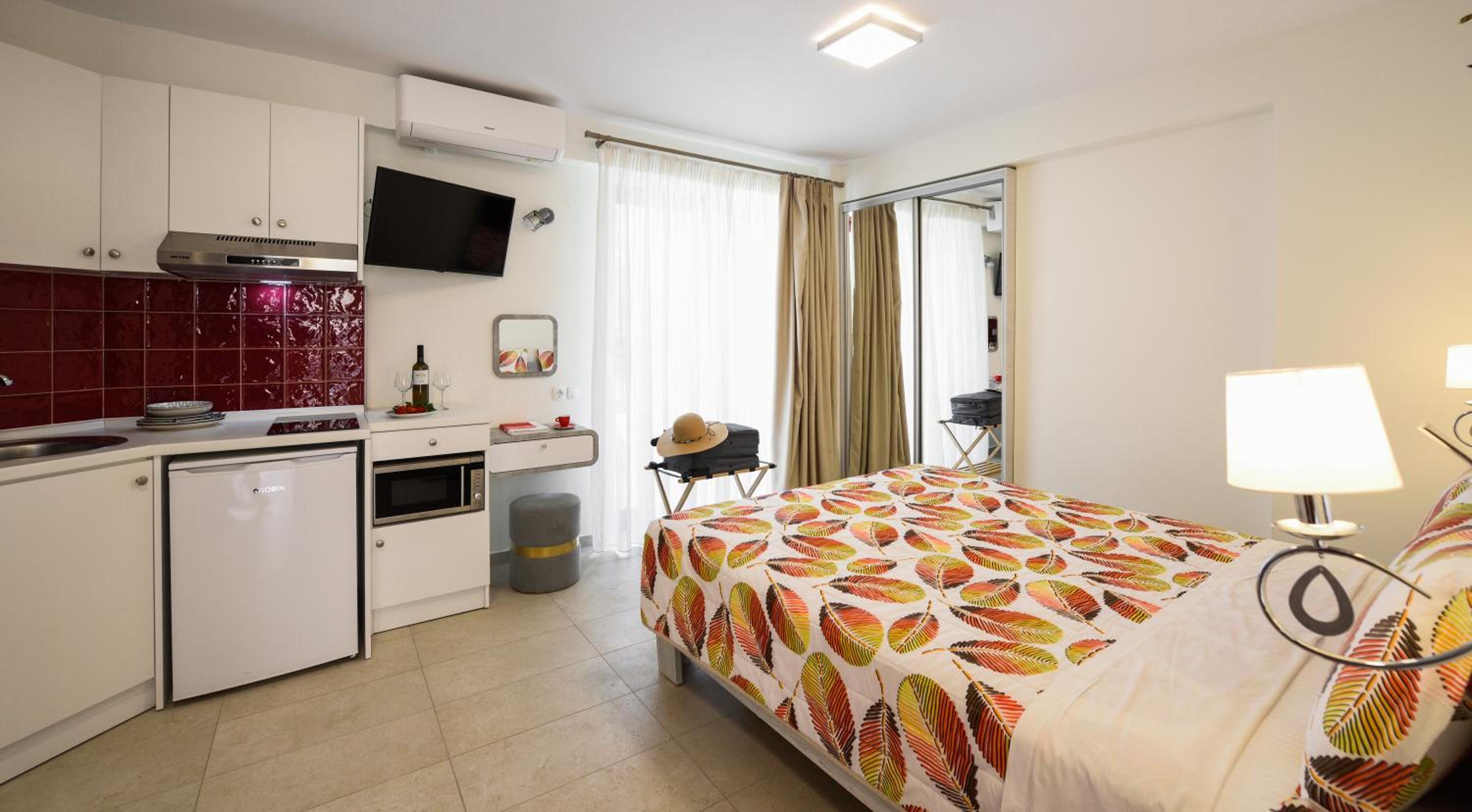 Deluxe Double Room with Sea View - Mezzanine photo 1