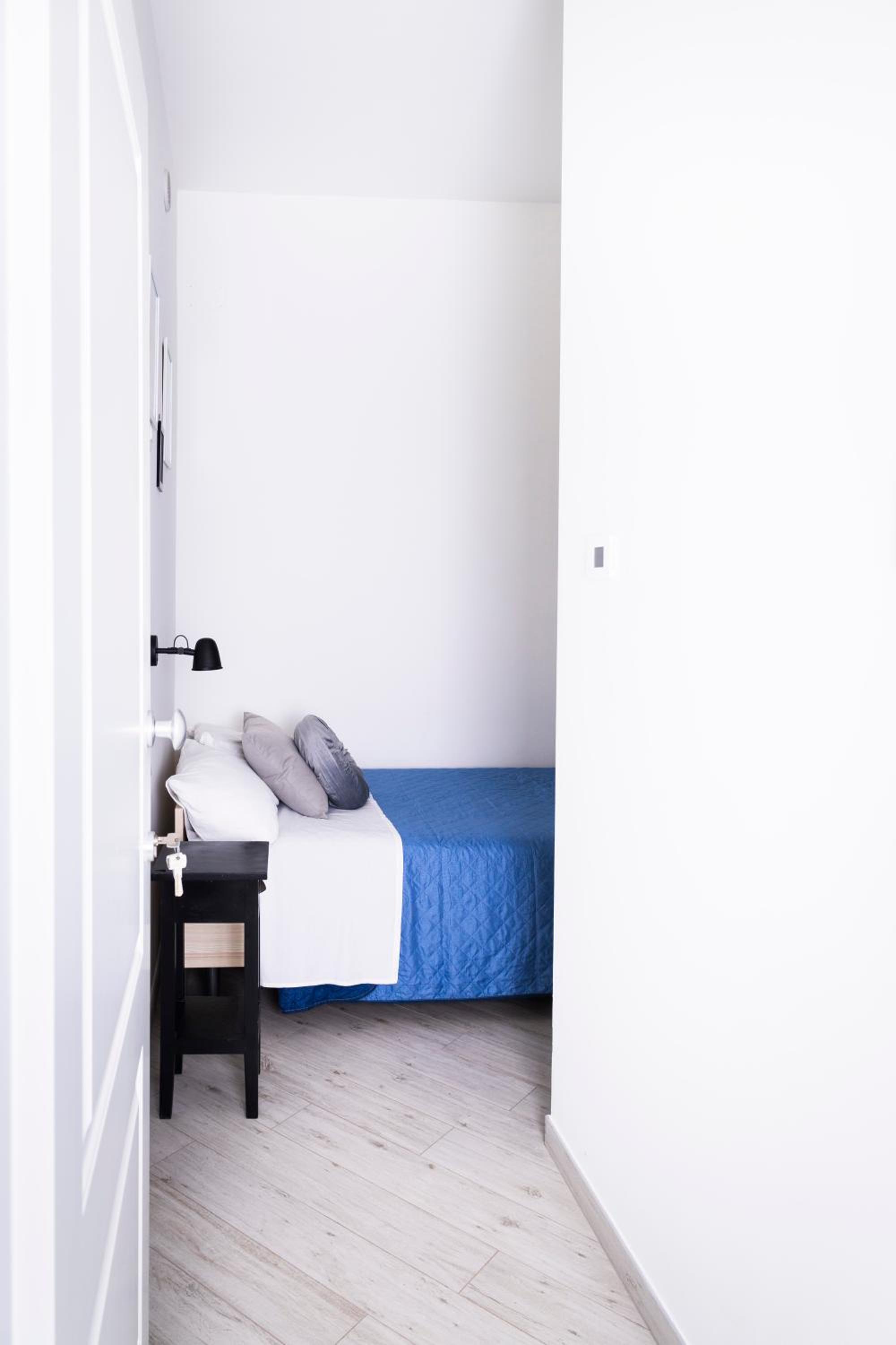 Single Room with Private Bathroom photo 1