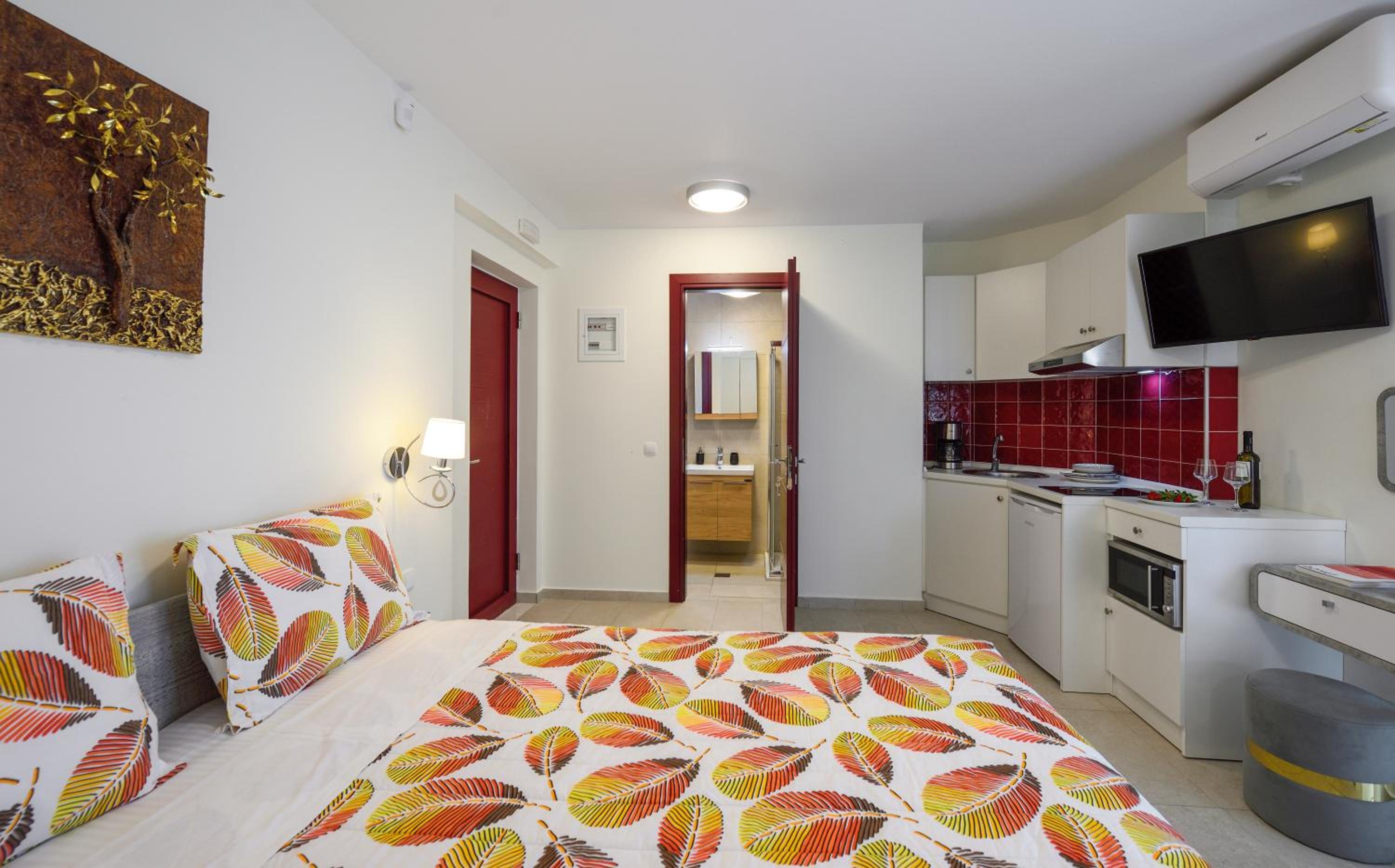Deluxe Double Room with Sea View - Mezzanine photo 3