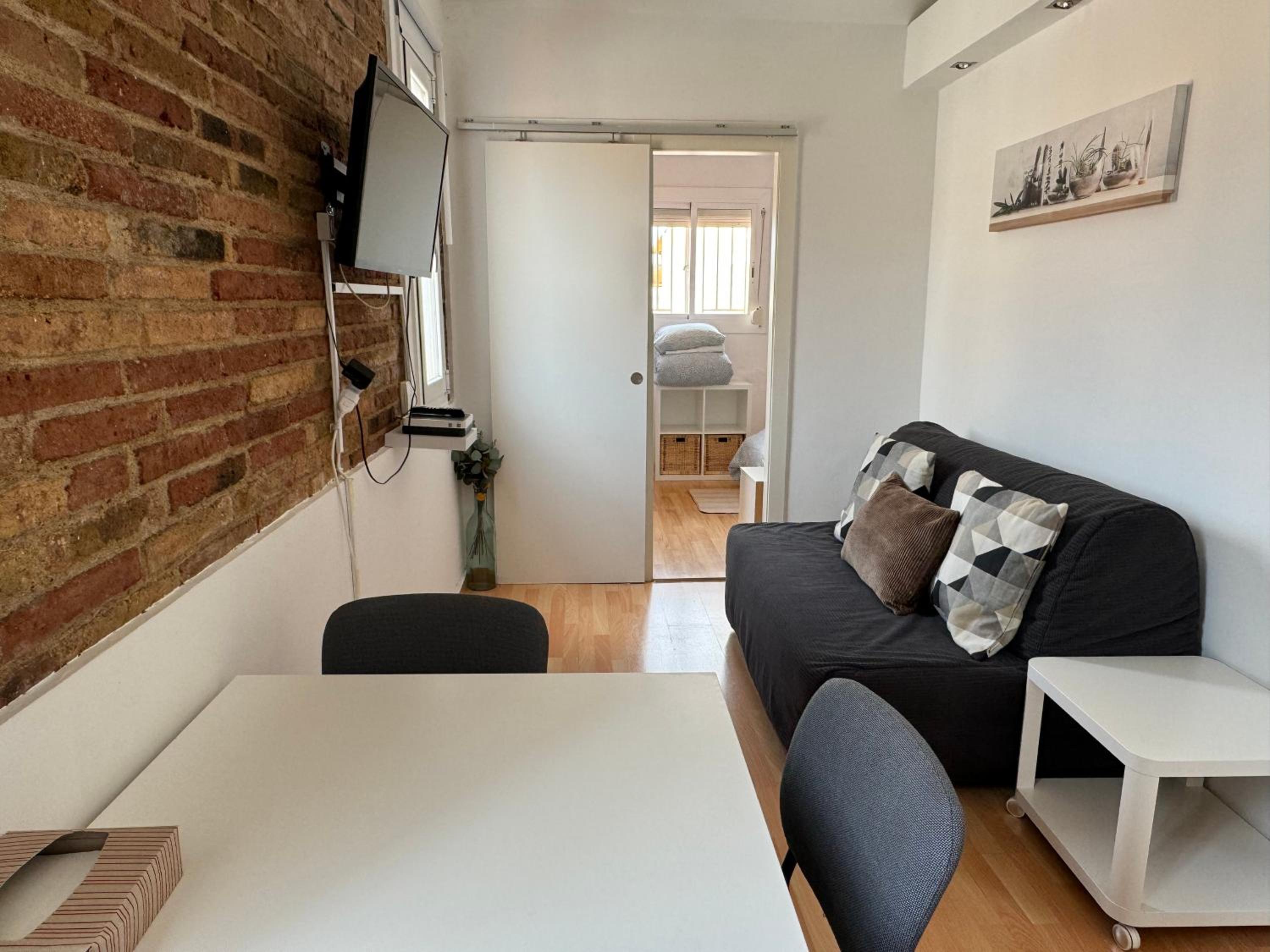 One-Bedroom Apartment photo 2