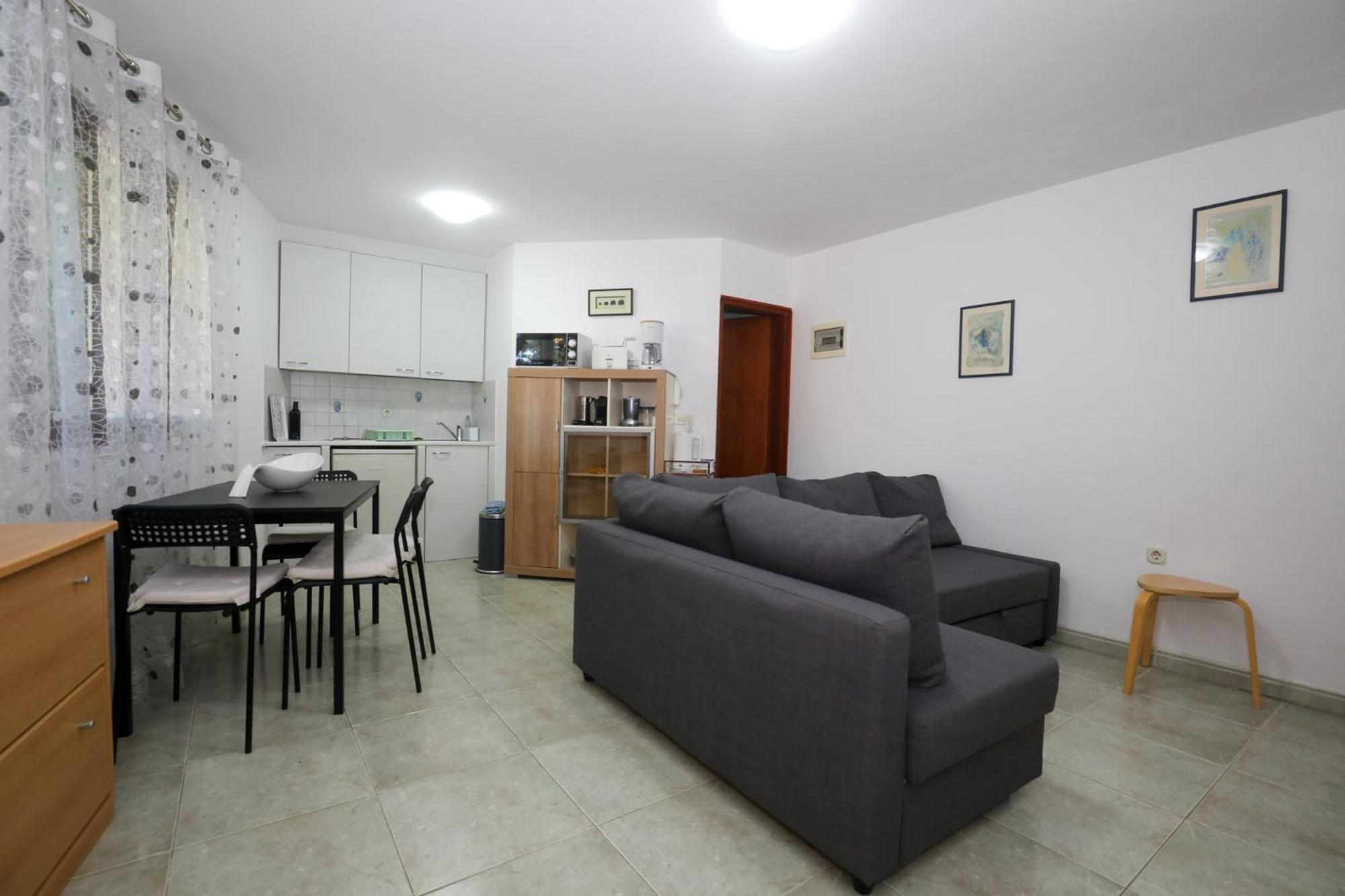 Apartment photo 3