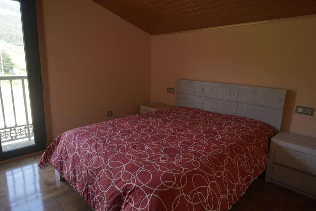 Three-Bedroom House photo 3